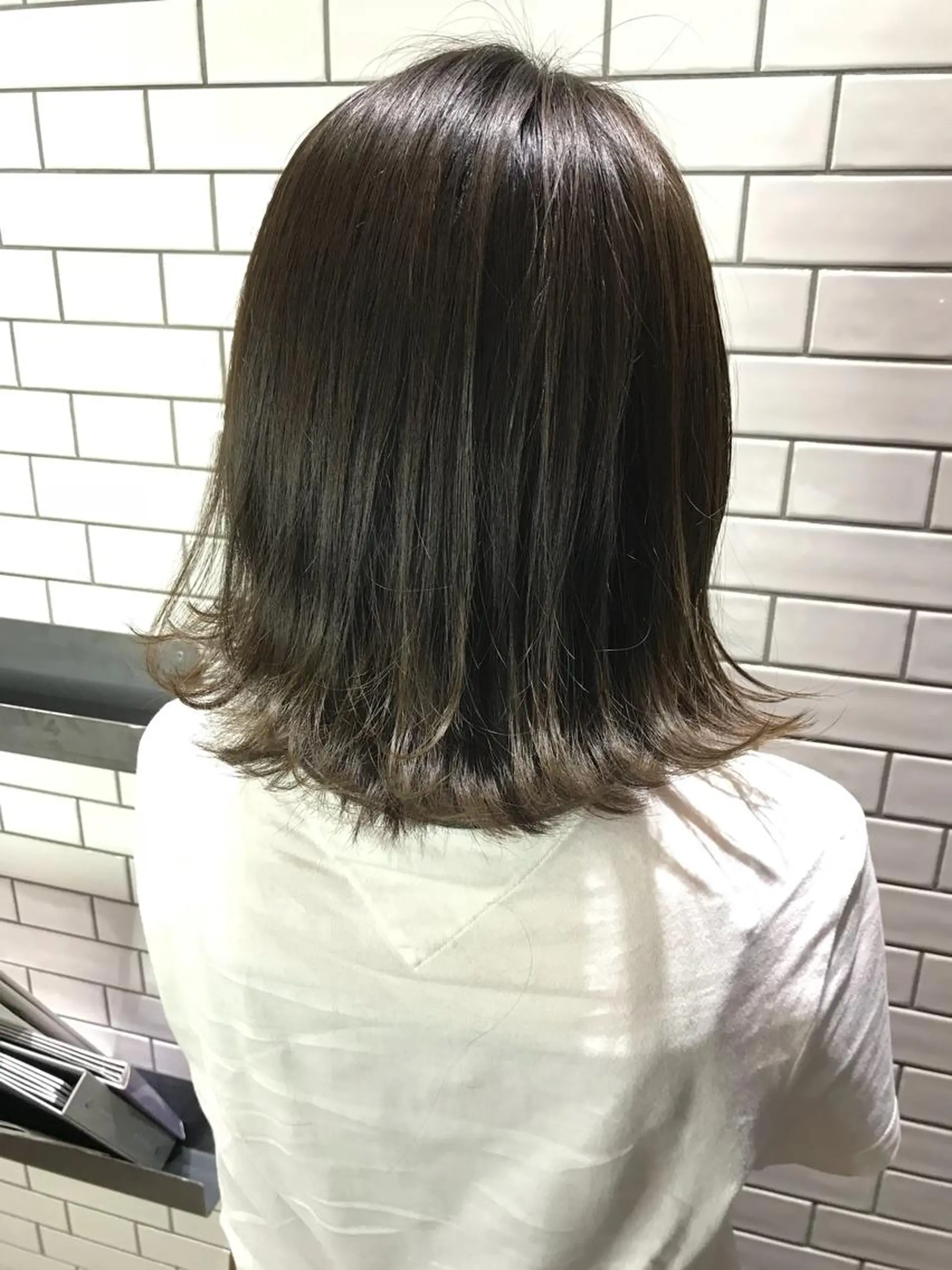 ミディアム カラー STAND所属・レイヤー　べージュ 白石研太のヘアスタイル