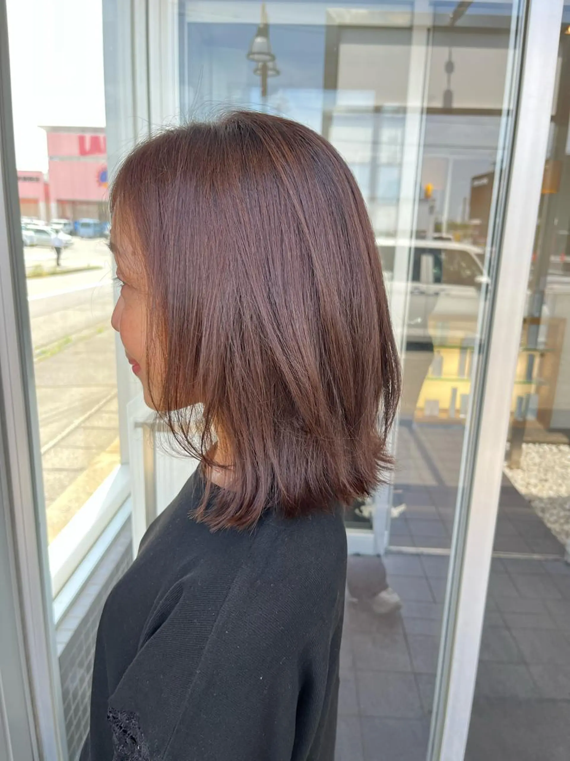 セミロング カラー レイヤーカット 多河 遥のヘアスタイル