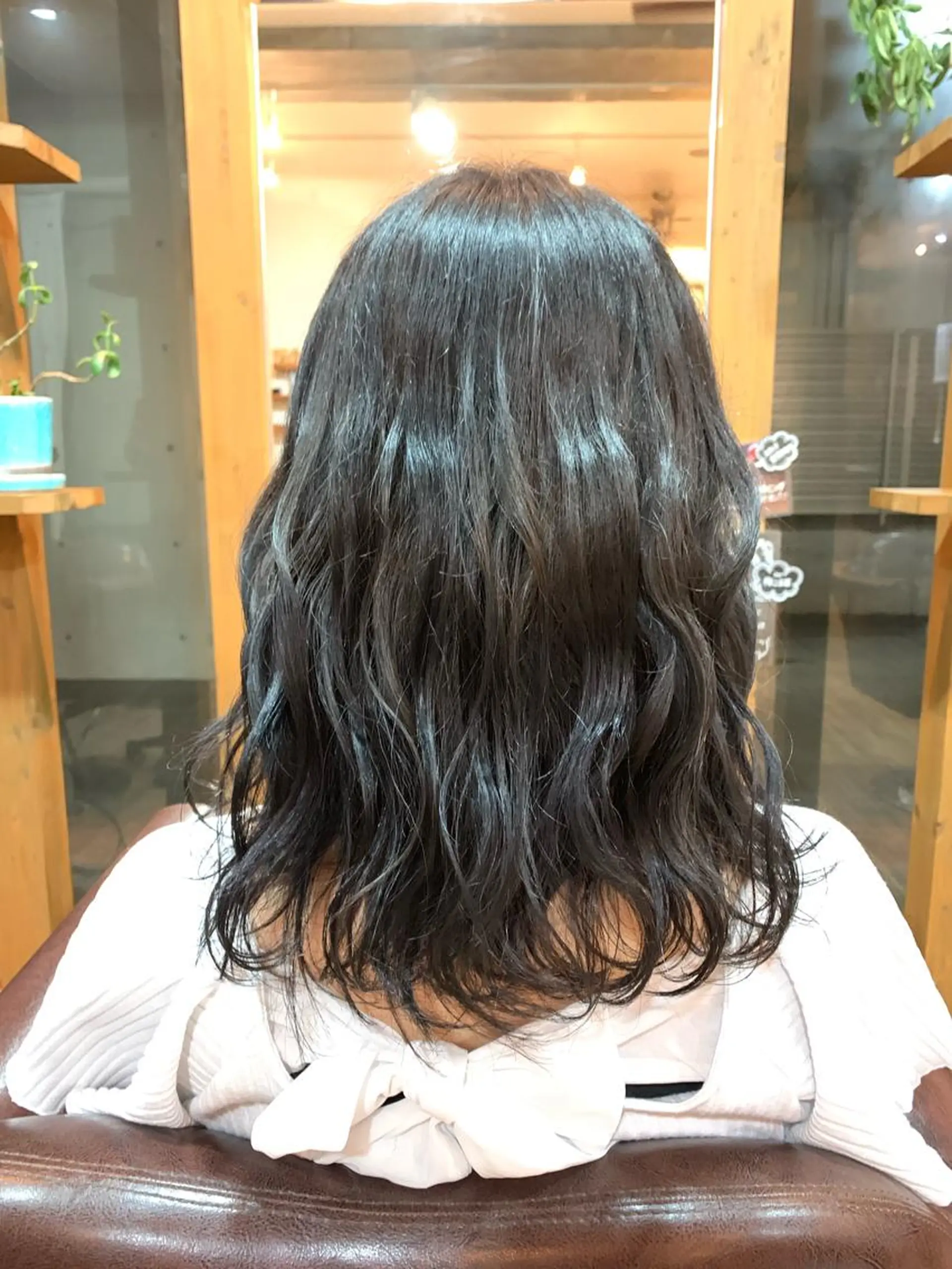 セミロング カラー ブリーチ 透明感カラー シールエクステ 🪽CHIAKIのヘアスタイル