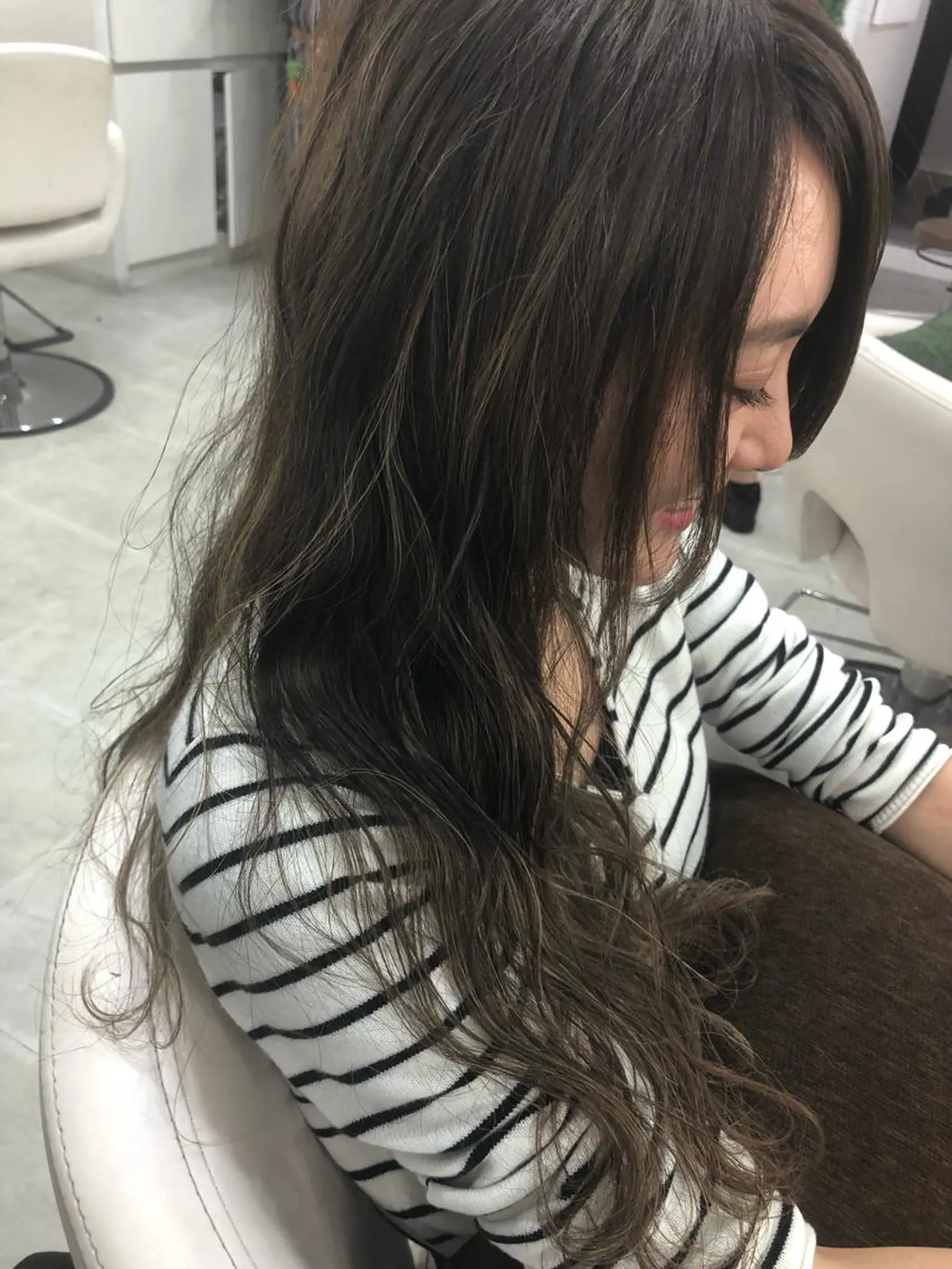 セミロング カラー 髪質改善 中川　翔のヘアスタイル