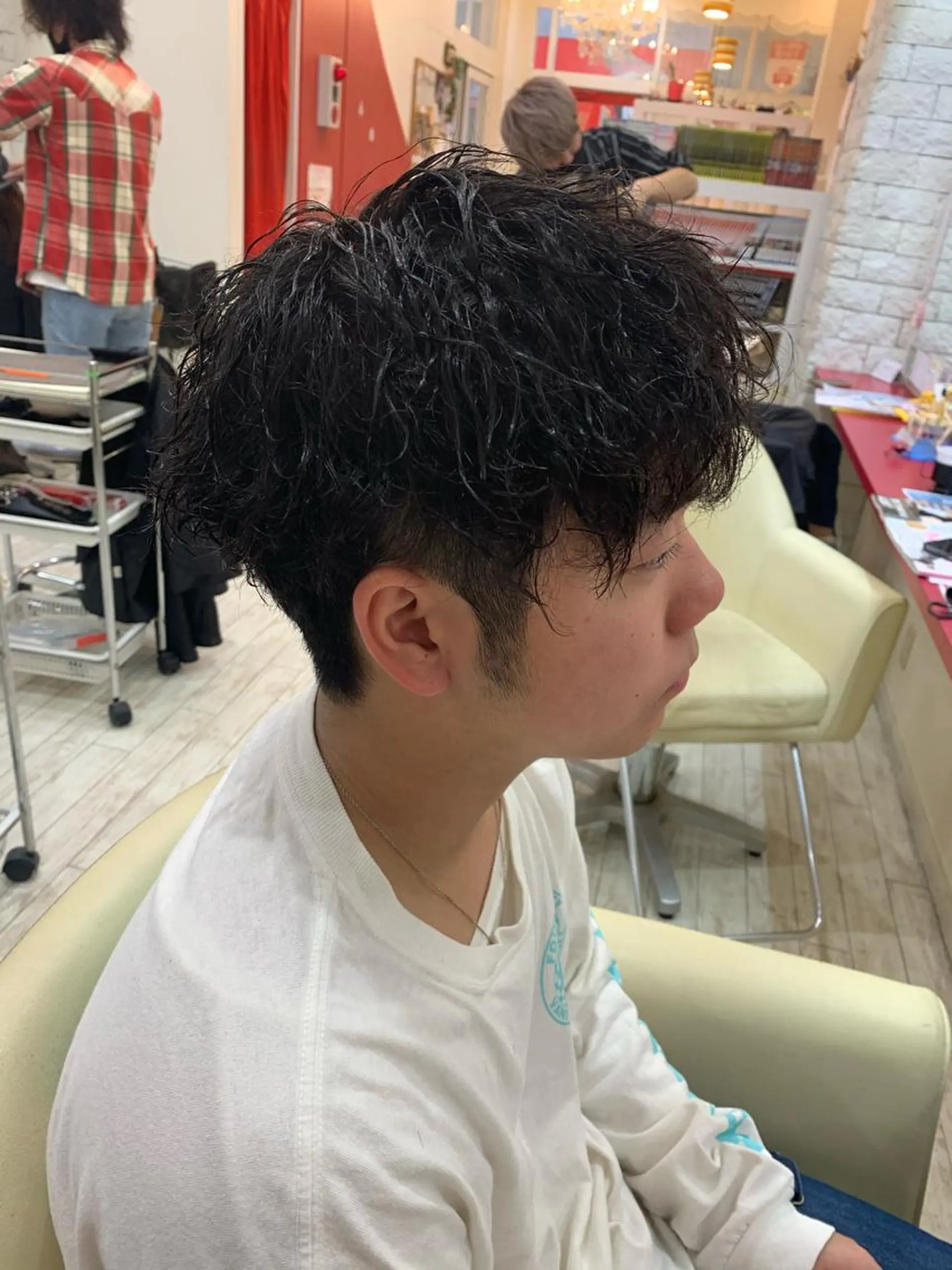 ショート ヘアアレンジ メンズ 今村公介 ブリーチ特化、派手髪のヘアスタイル