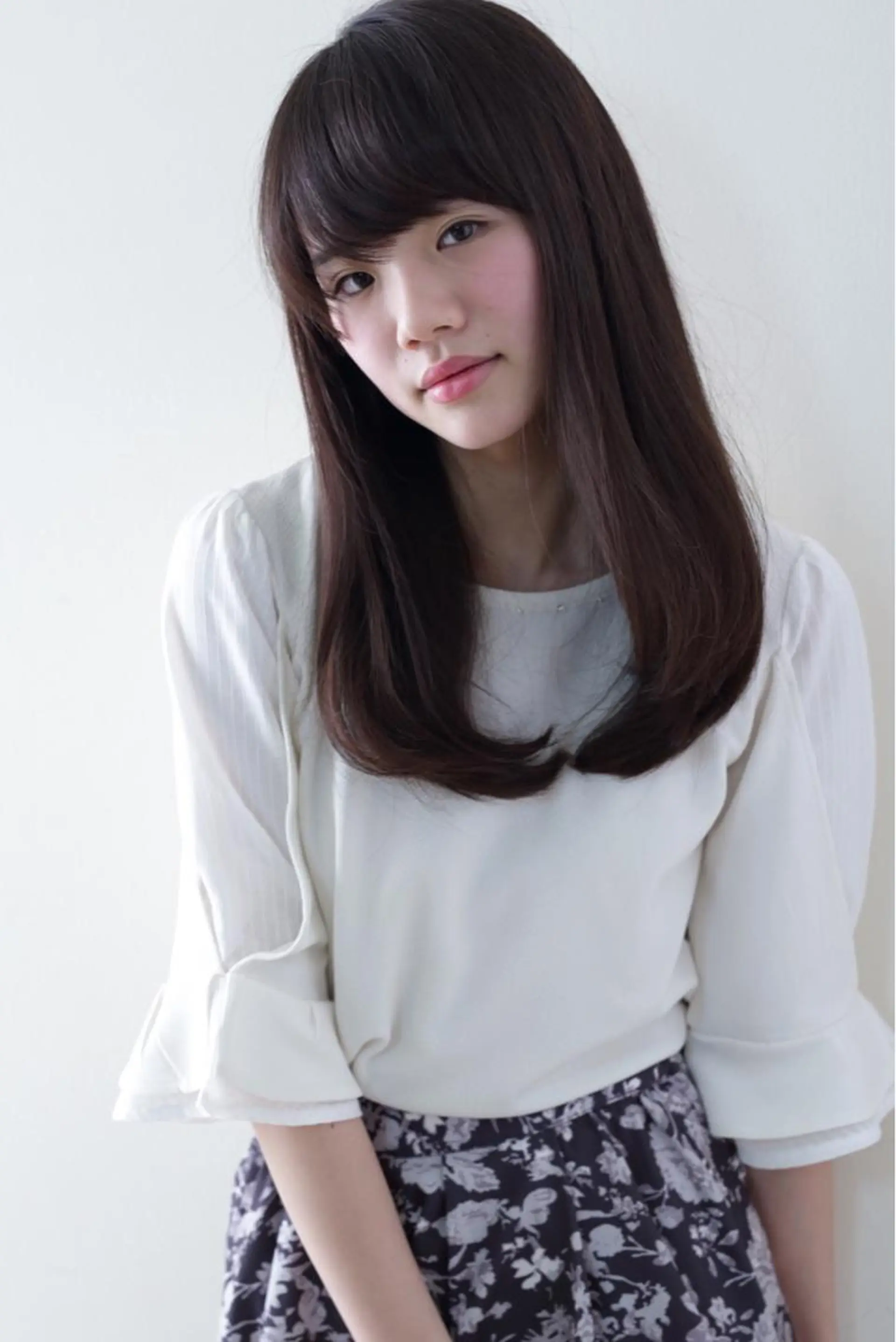 ミディアム セミロング カラー タジマ ヤスヒサのヘアスタイル