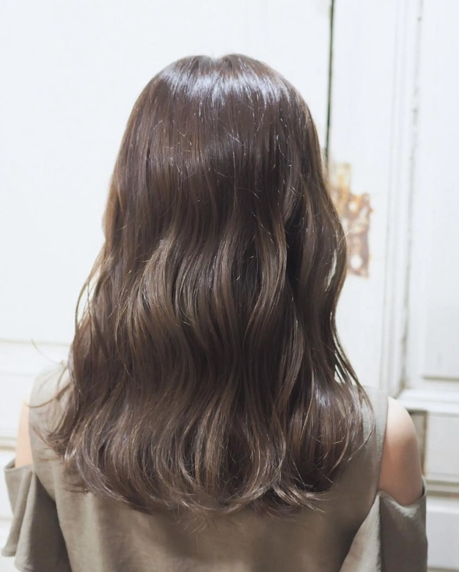 ミディアム 難波 茜のヘアスタイル