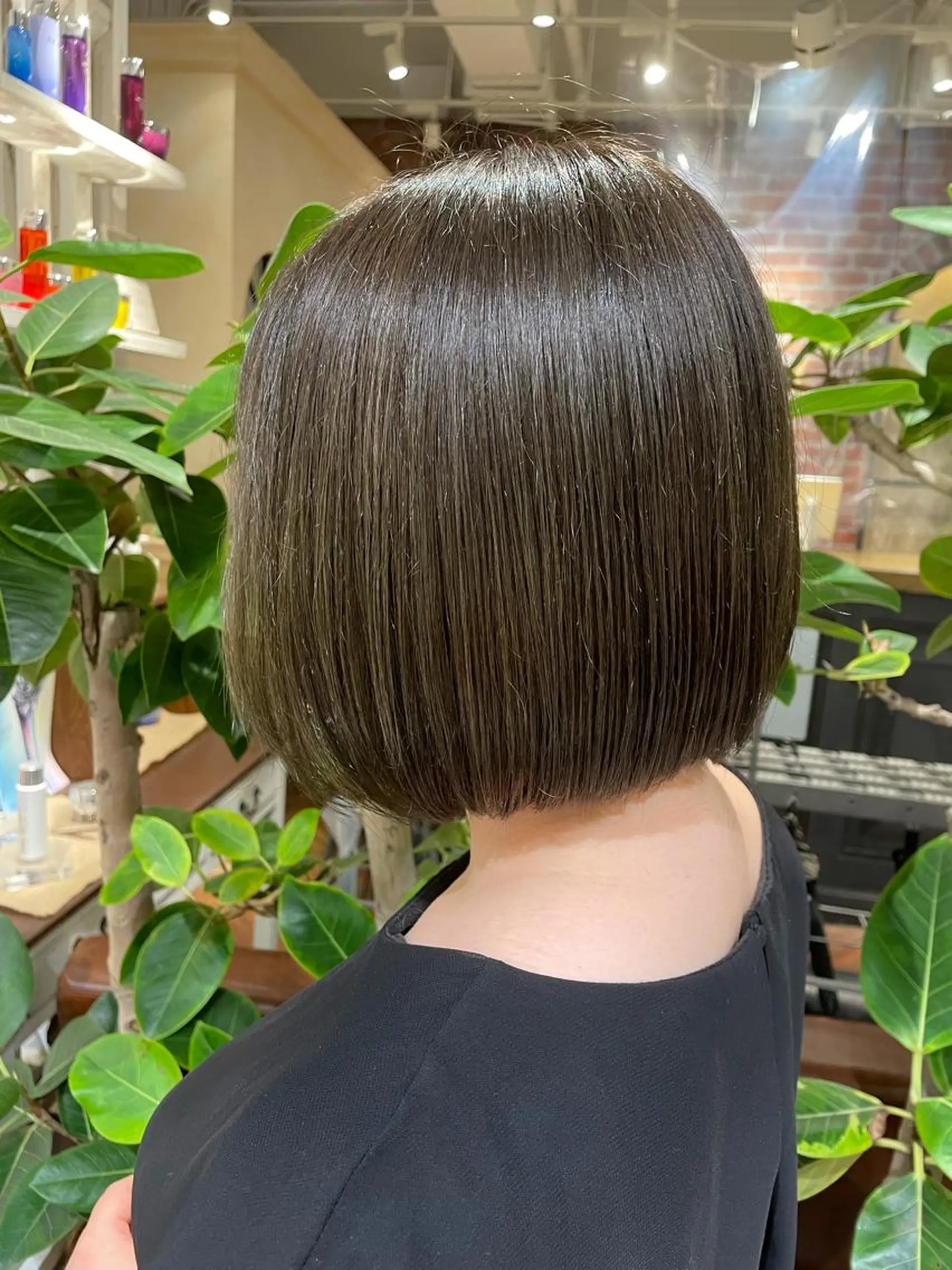 ショート カラー ボブ MINX 渡邉由理のヘアスタイル