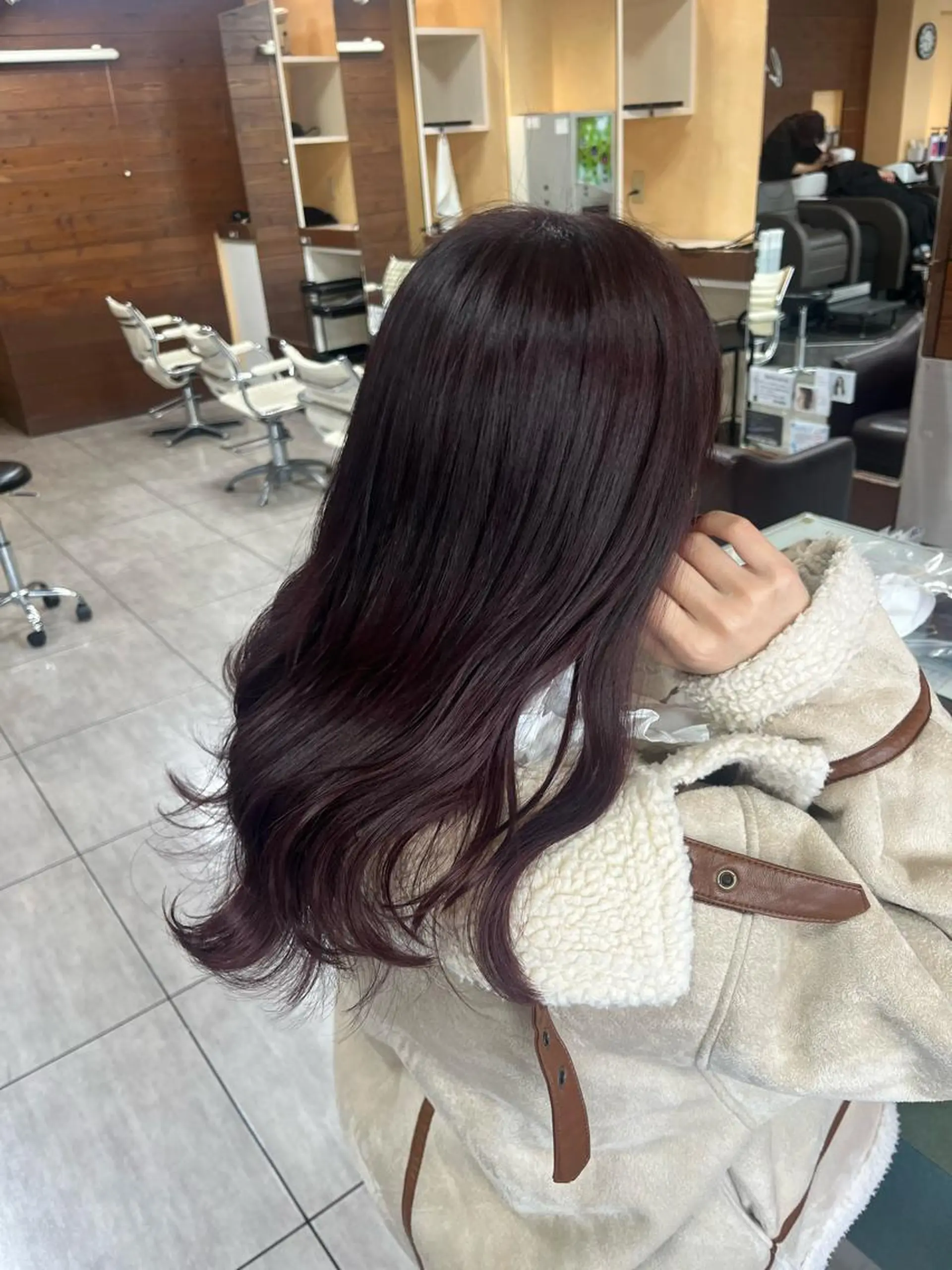 セミロング カラー インナー×縮毛矯正 ピンクカラー澤井里菜のヘアスタイル