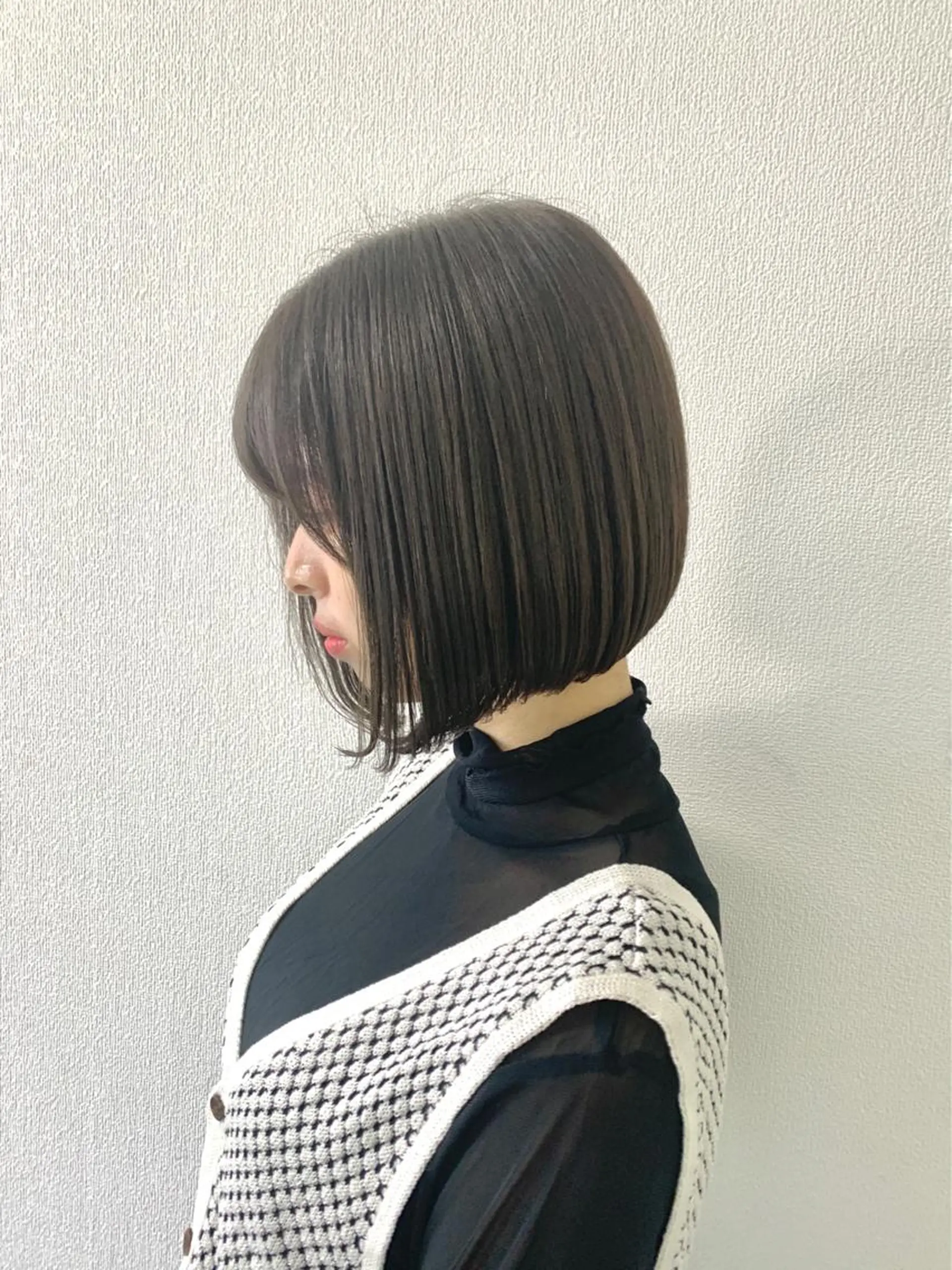 ショート カラー ヘアアレンジ グレージュ イルミナカラー オリーブグレージュ オリーブグレー ボブ salowin新宿三丁目店所属・🖤小顔ボブ/ウルフ レイヤー🖤山本諒のヘアスタイル