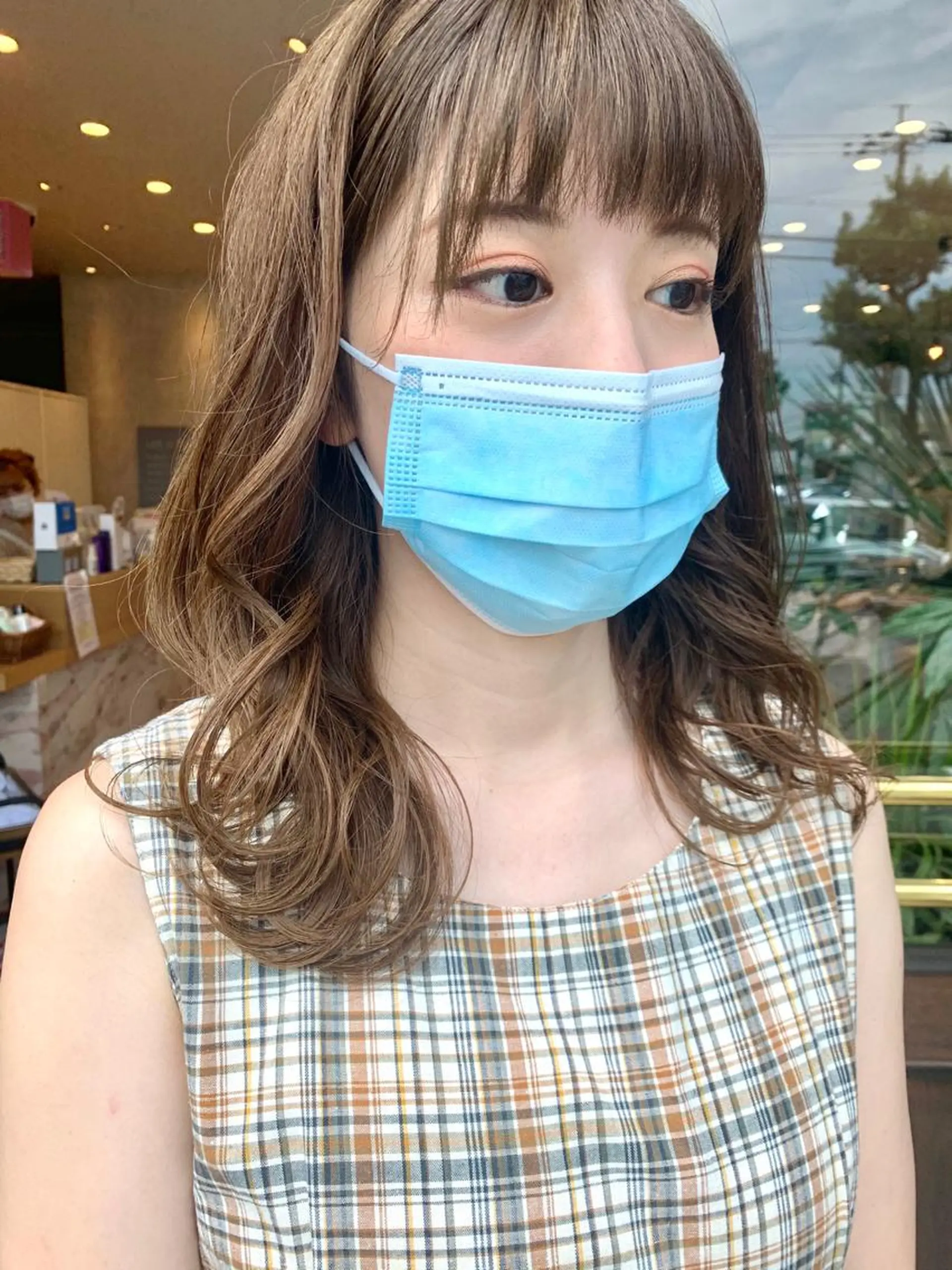 セミロング カラー 吉原 由菜のヘアスタイル