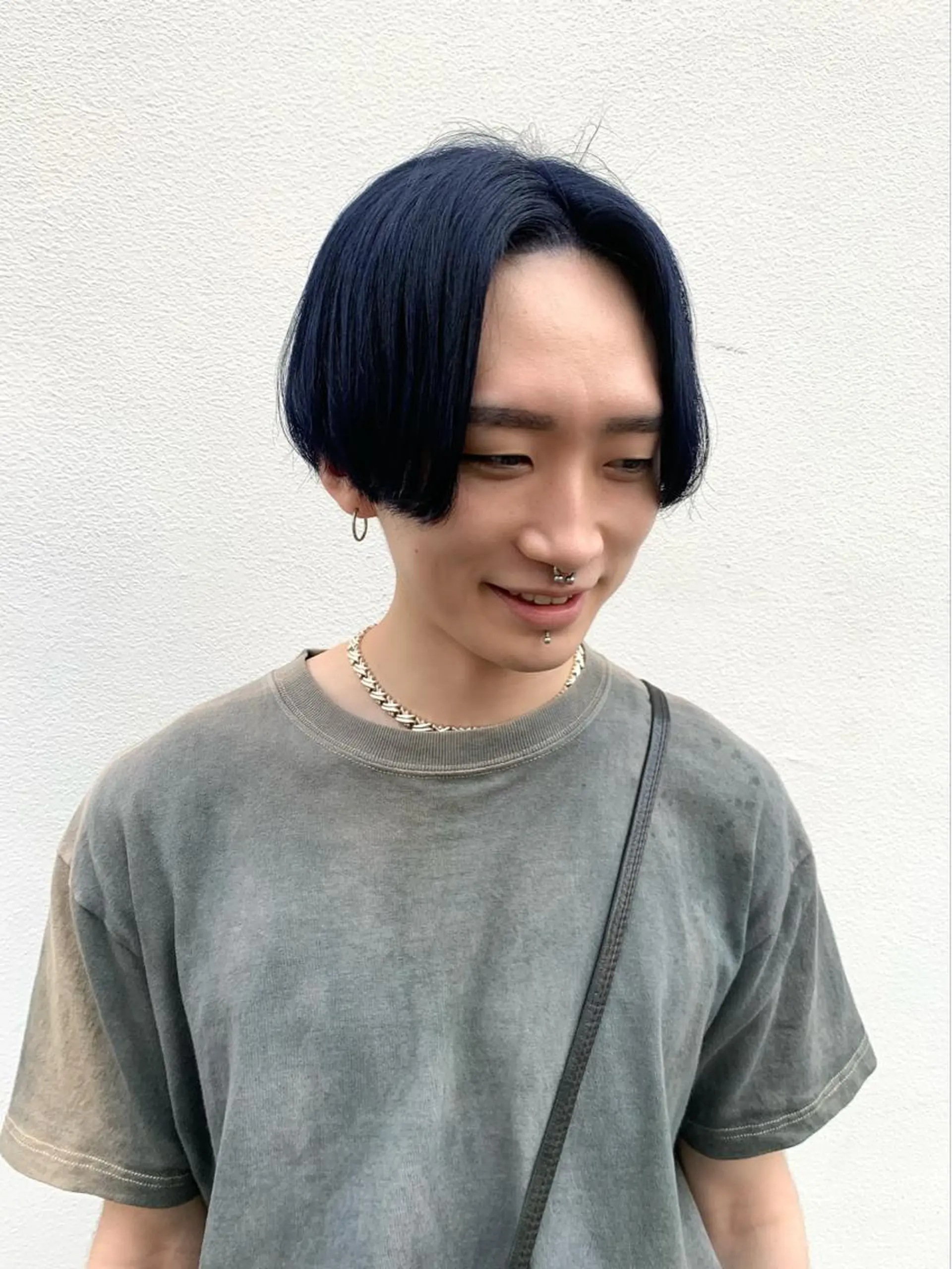 ショート カラー ヘアアレンジ メンズ センターパート ネイビーカラー カット ヘアカラー トリートメント ヘッドスパ ヘアセット 〽️magico/ ウルフDaiki〽️のヘアスタイル