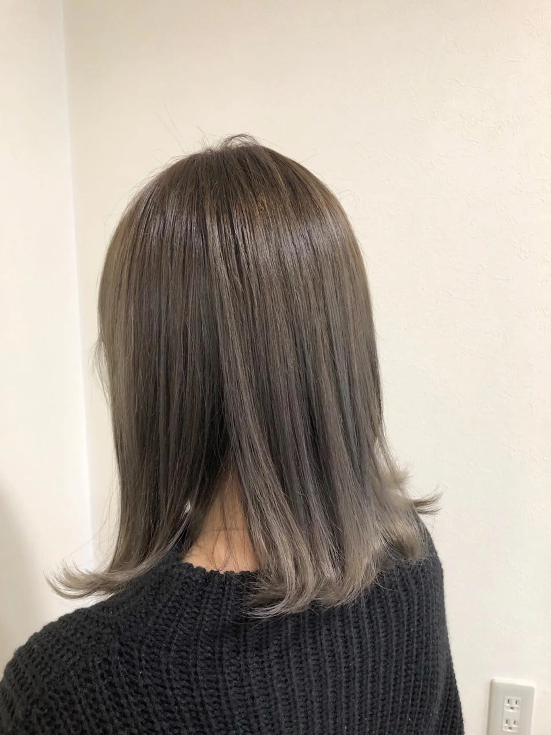 カラー 工藤 綾華のヘアスタイル