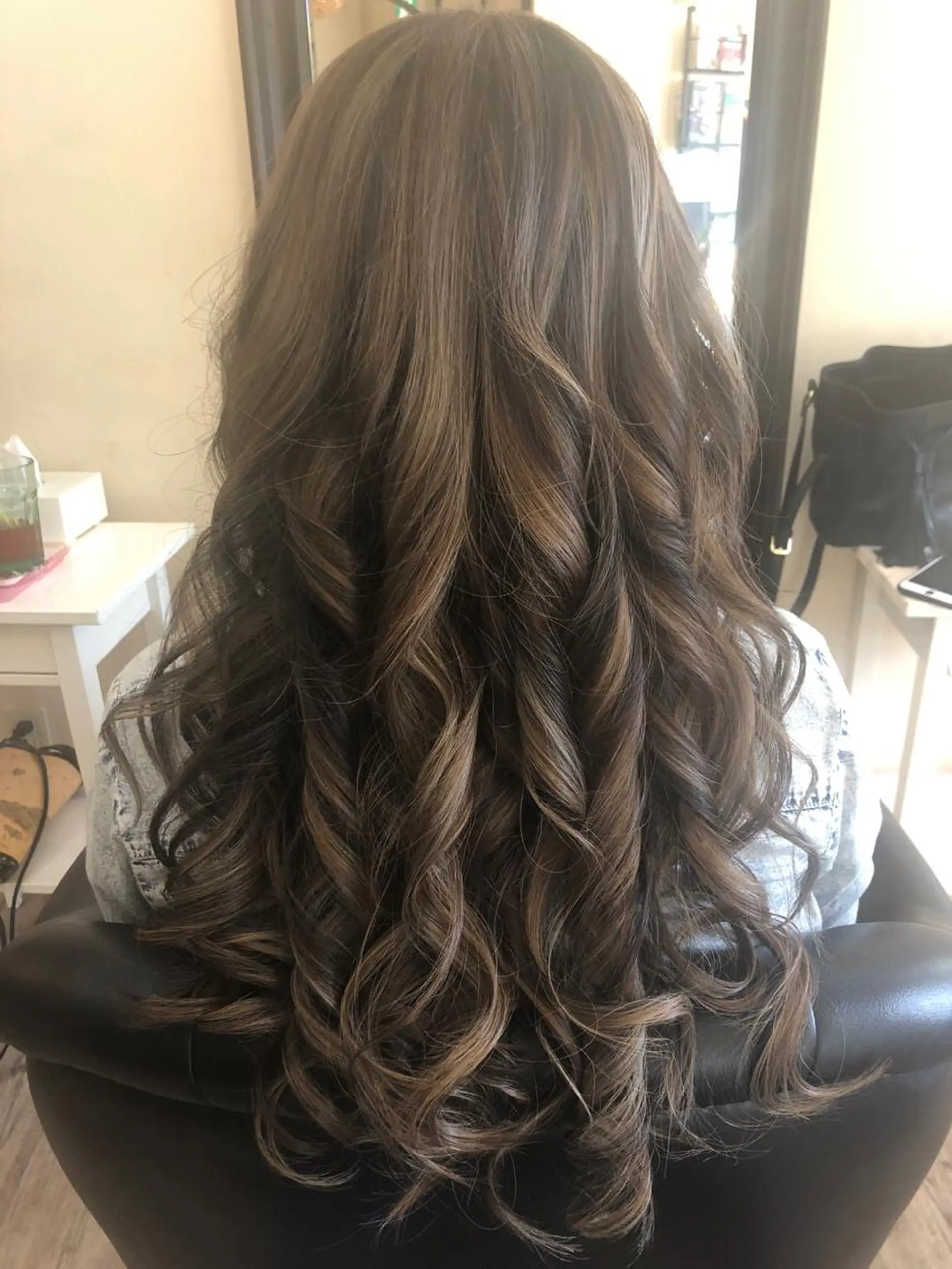 ロング カラー ヘアカラー 鶴見 和美のヘアスタイル