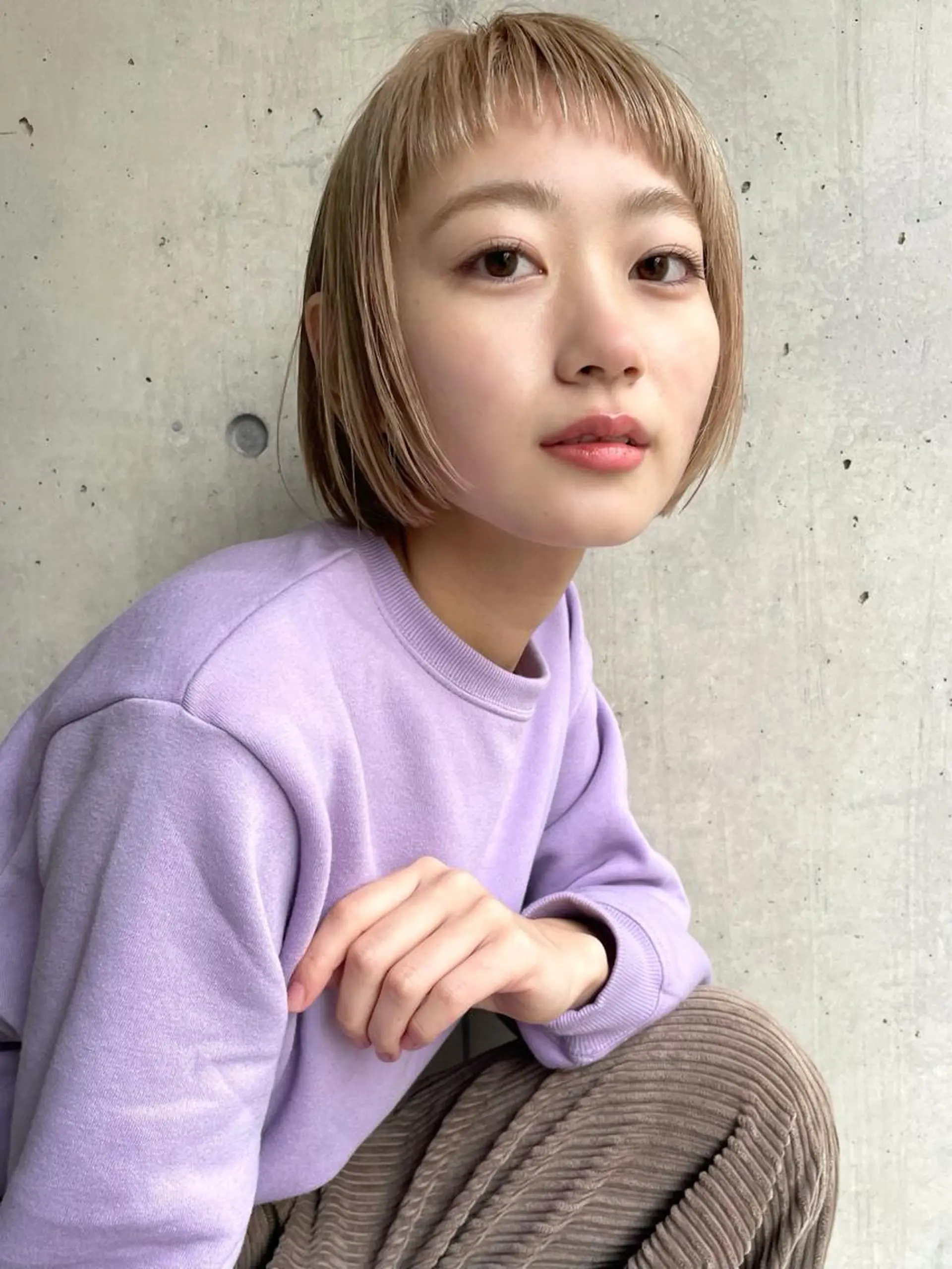ショート カラー ベージュカラー ブリーチ ミルクティーベージュ ボブ 伸ばしかけ 大西 真人🪴のヘアスタイル