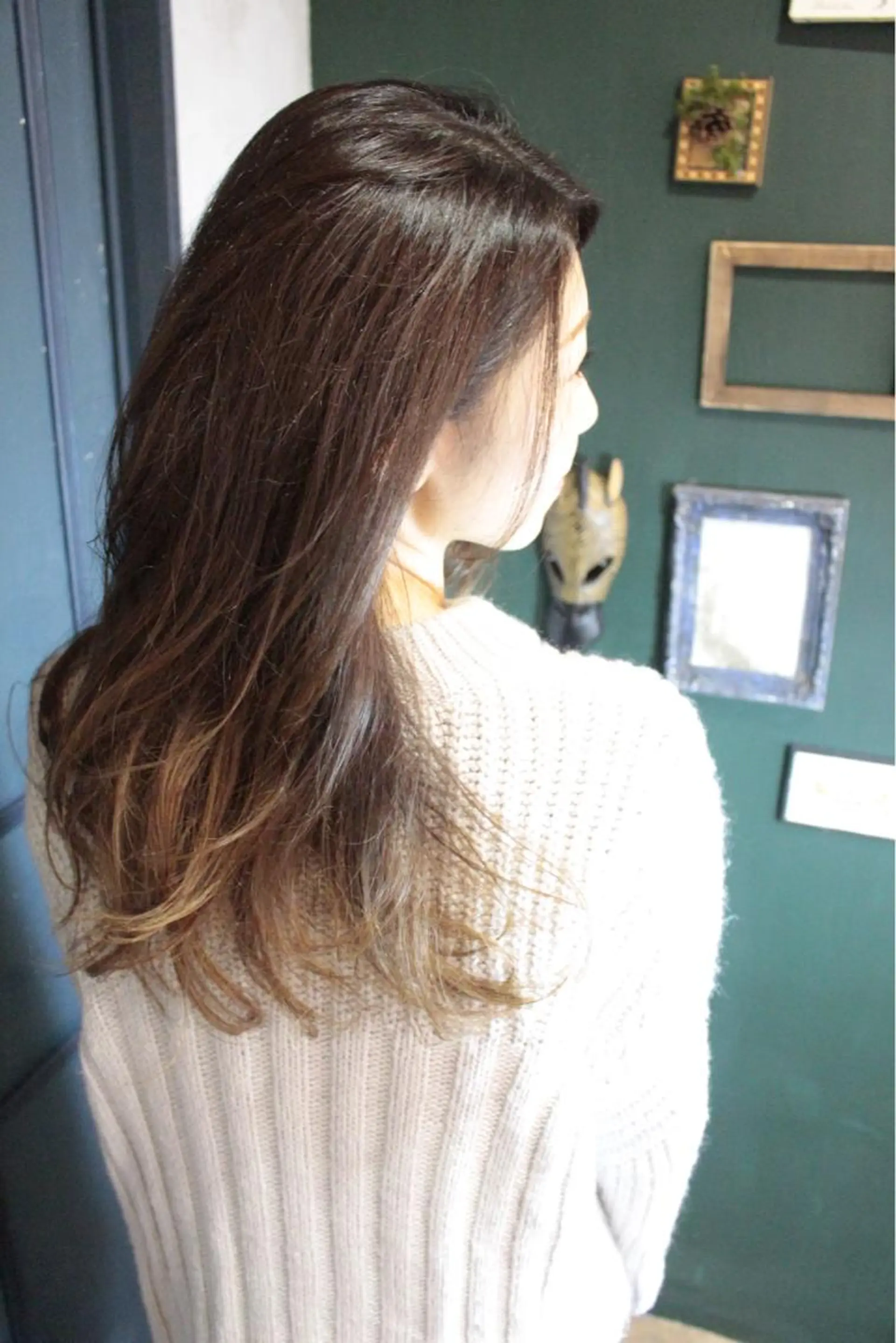 セミロング ロング カラー ブリーチ グラデーションカラー ハイライトカラー ブリーチなしカラー ハイライト COCOROHOOKI所属・松田 由貴のヘアスタイル