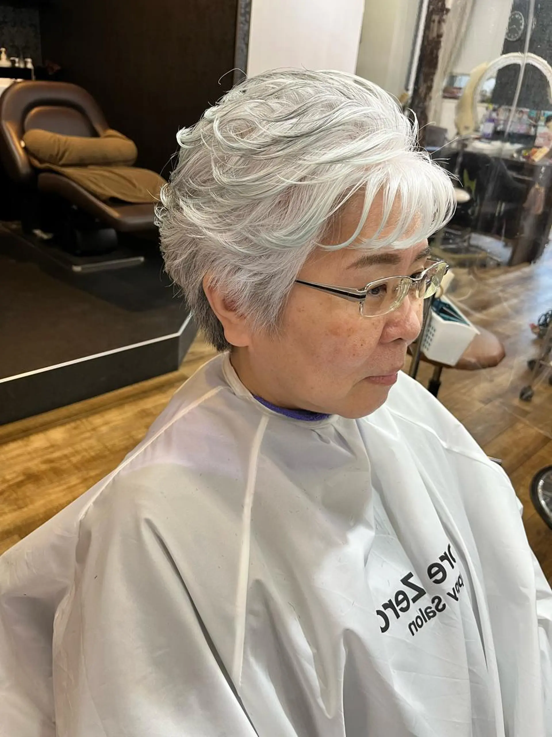 ミディアム カラー パーマ カット ヘアカラー きむえり/髪質改善 /うねり広がり改善のヘアスタイル