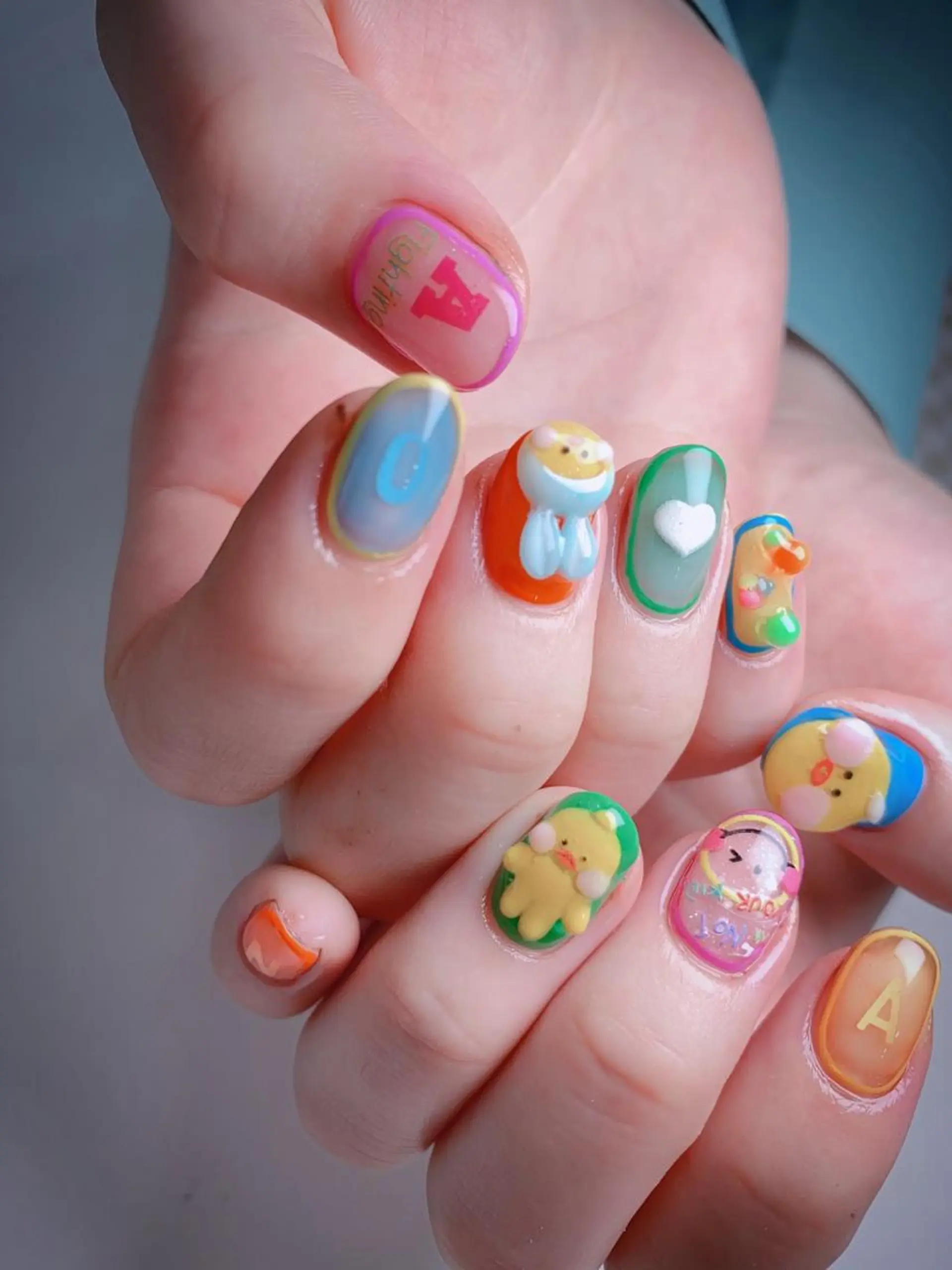 ネイル JINI NAIL所属・ジニ ネイルのネイルデザイン