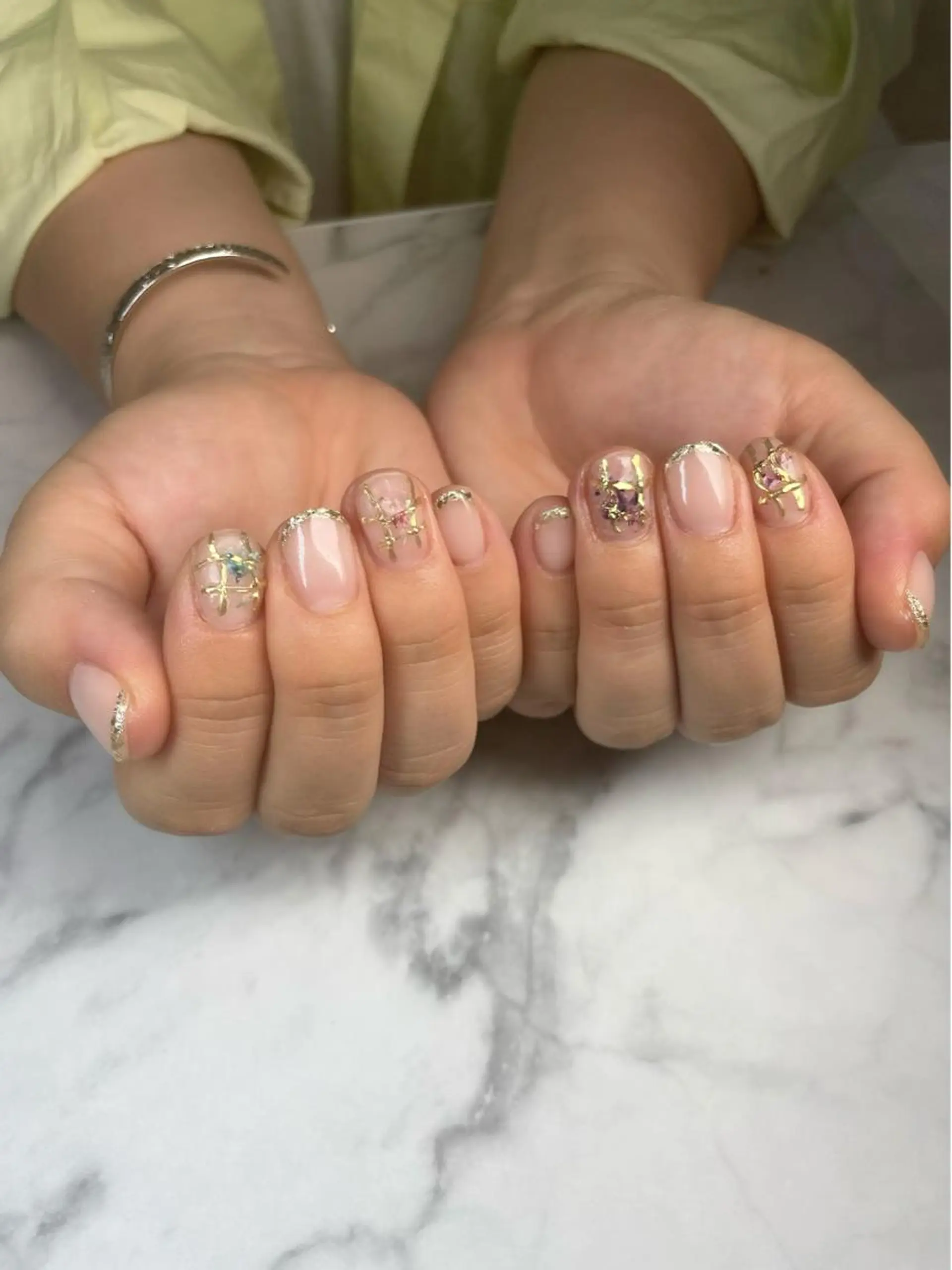 ネイル フラワーネイル フレンチネイル ガラスフレンチ ミラーネイル 持ち込み ハンドネイル フットネイル with hues所属・with hues AYAのネイルデザイン