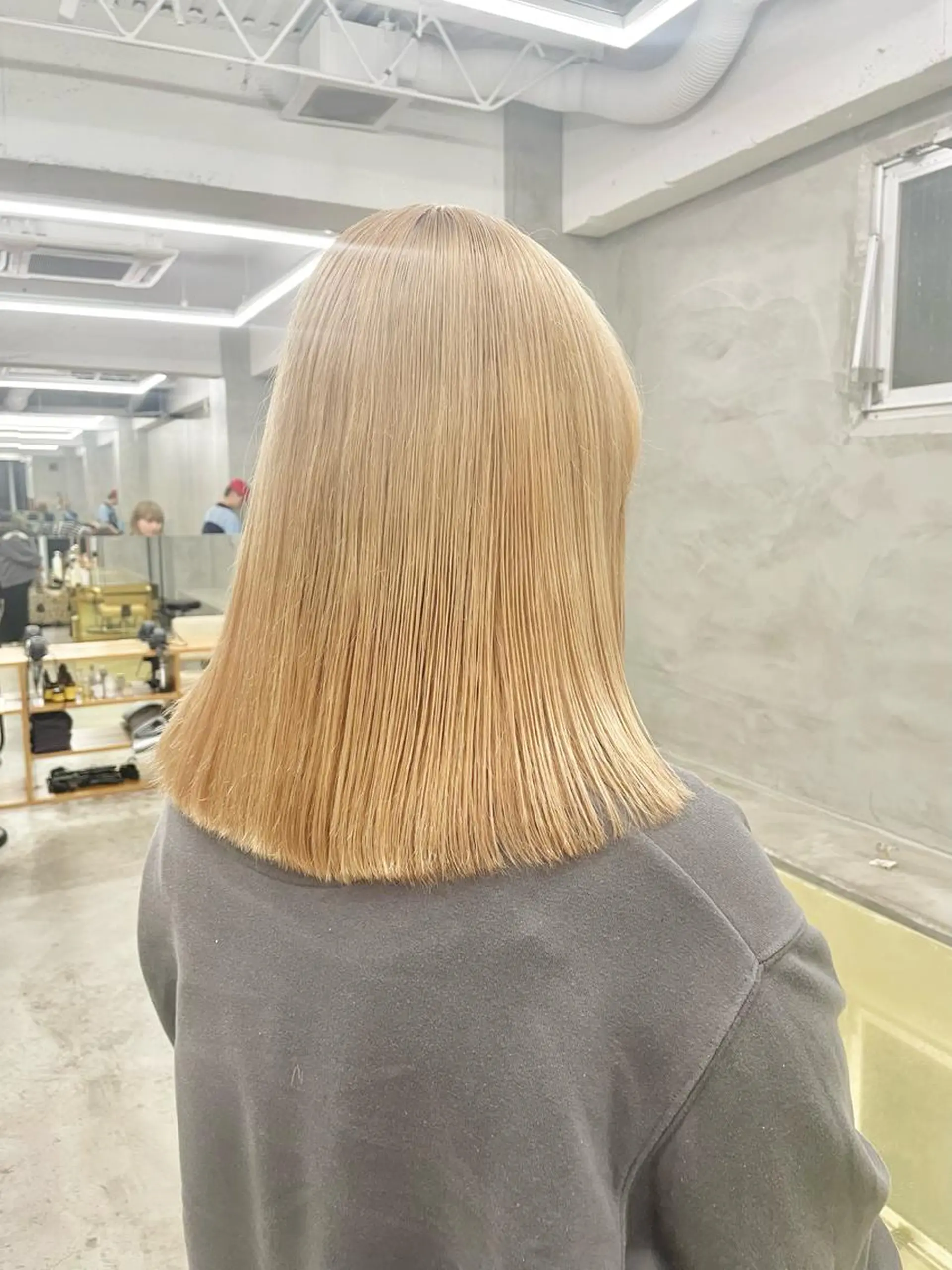 ミディアム カラー パーマ ヘアアレンジ メンズ ミディアムパーマ メンズバレイヤージュ メンズブリーチ センターパート フェードカット ヘアカラー トリートメント ハイトーン/レイヤー 🌸さくらのヘアスタイル