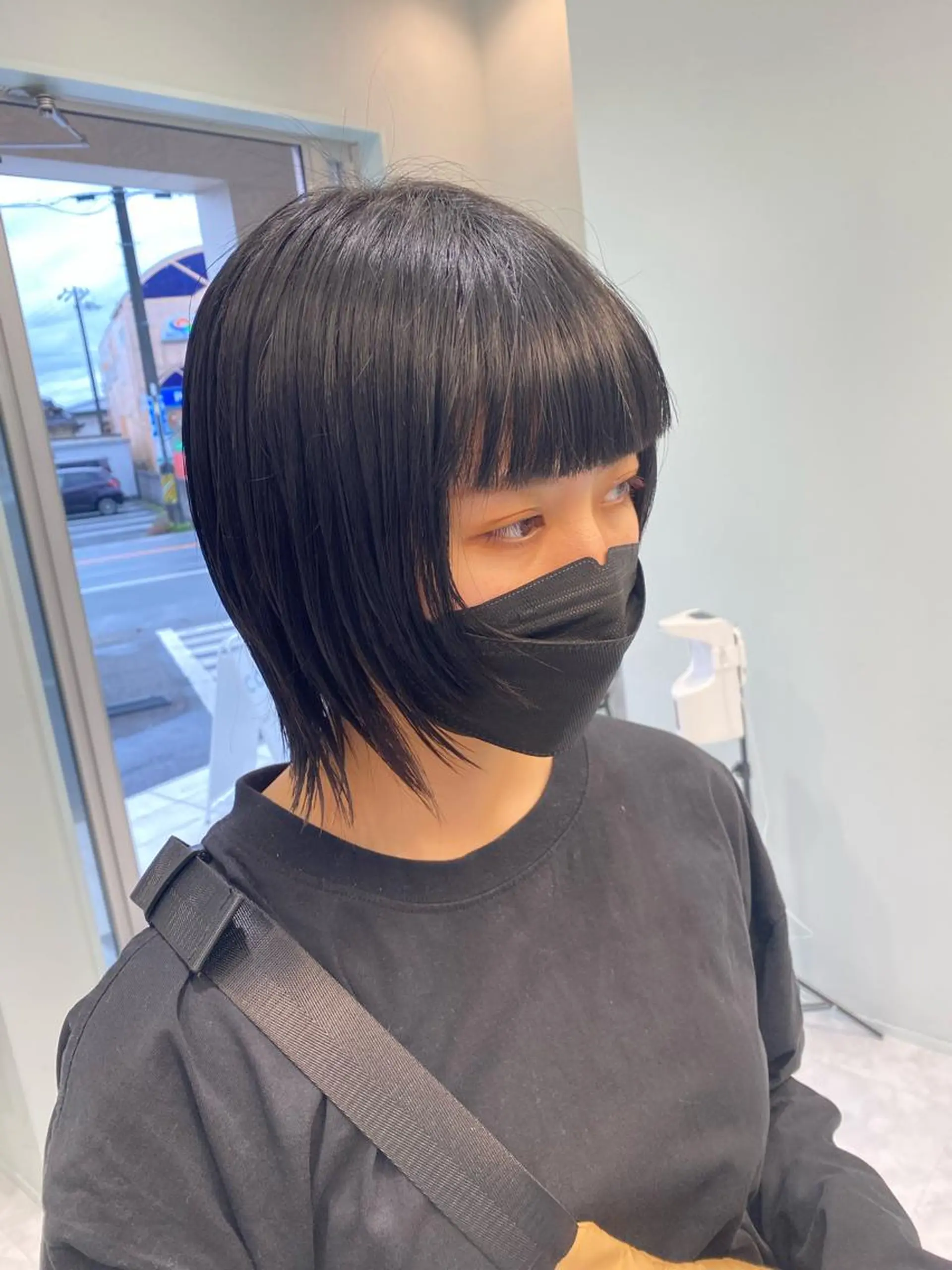 ショート カラー 顔周りカット 中川 茜里のヘアスタイル
