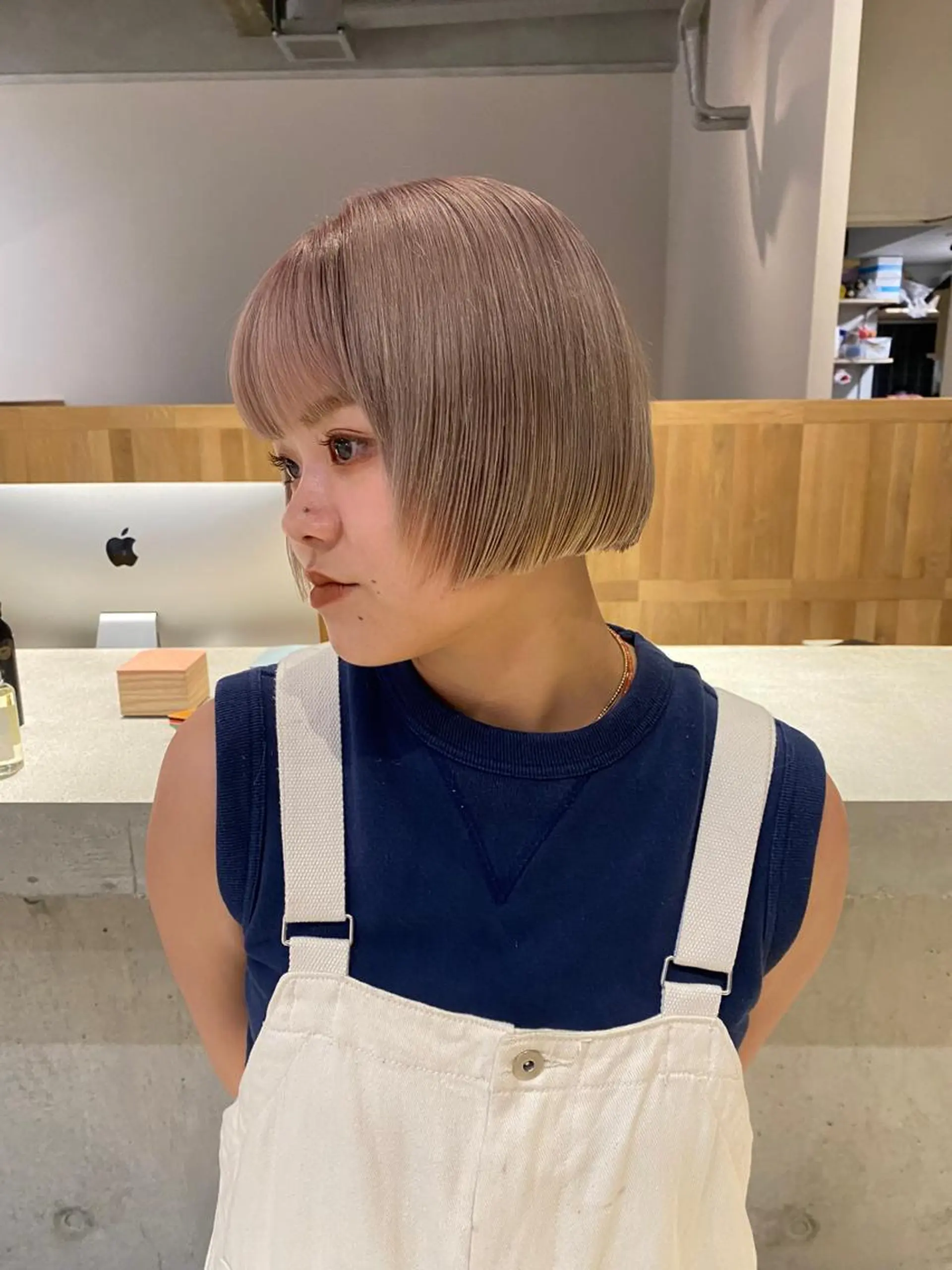 ショート レイヤーカット/ ダブルカラーサクライのヘアスタイル