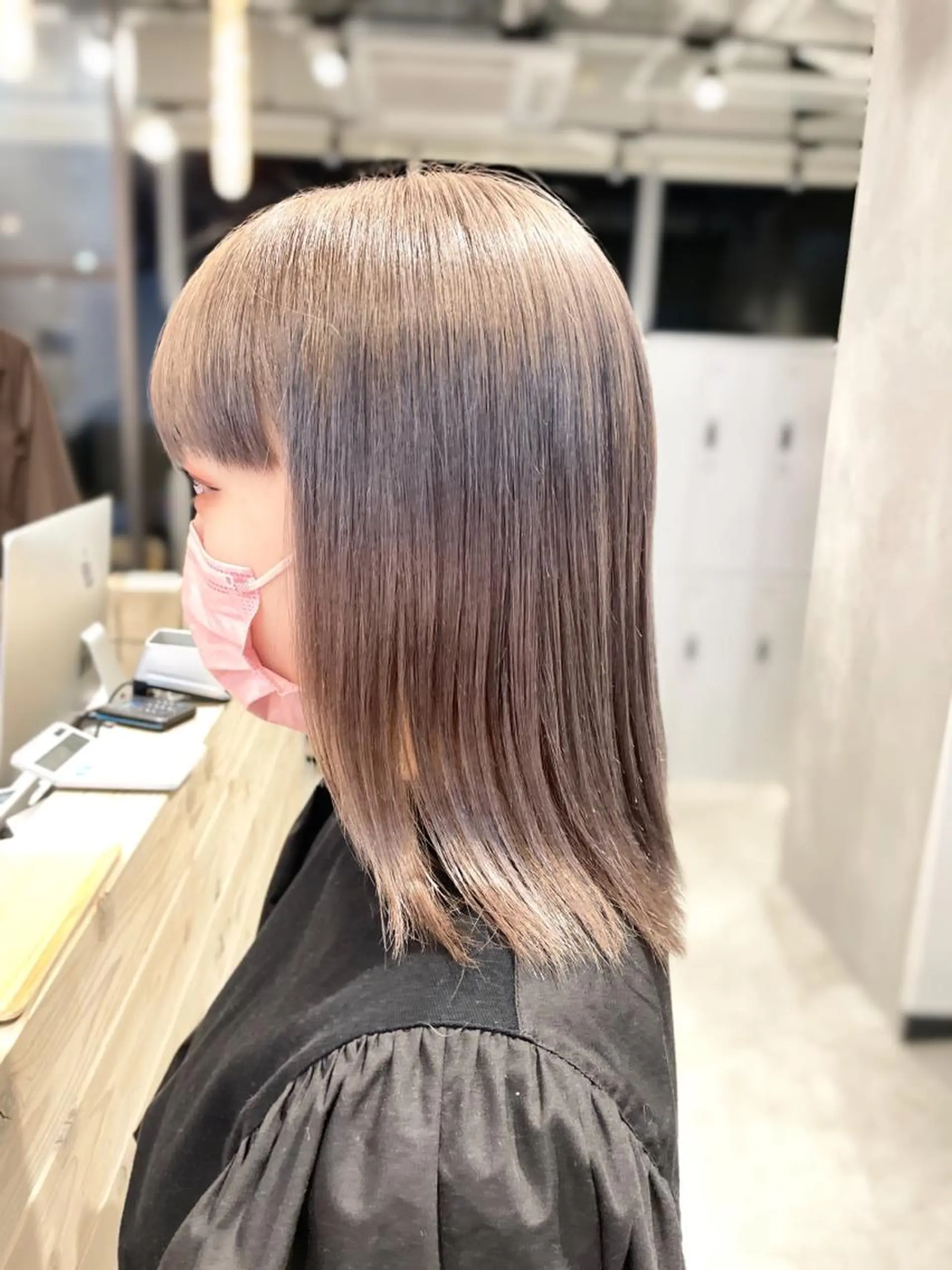 セミロング カラー ハイトーン×レイヤー ／遠藤将太のヘアスタイル