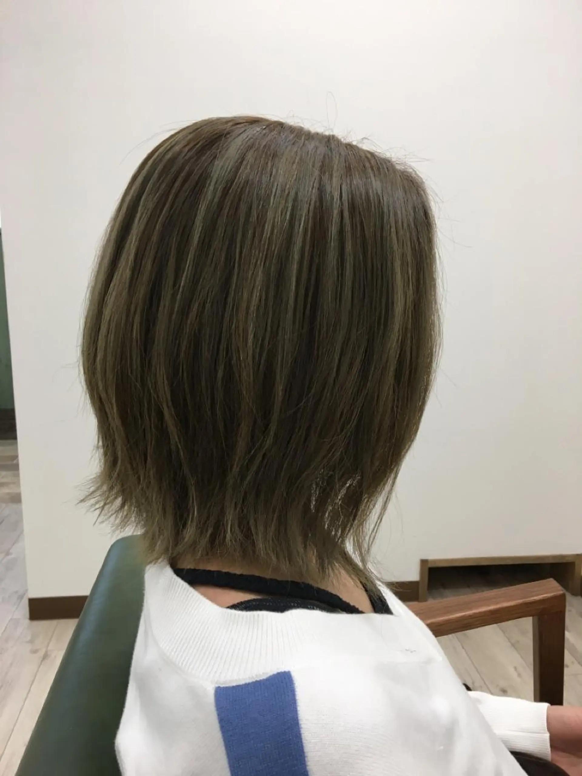 ショート カラー 長塚 翔也のヘアスタイル