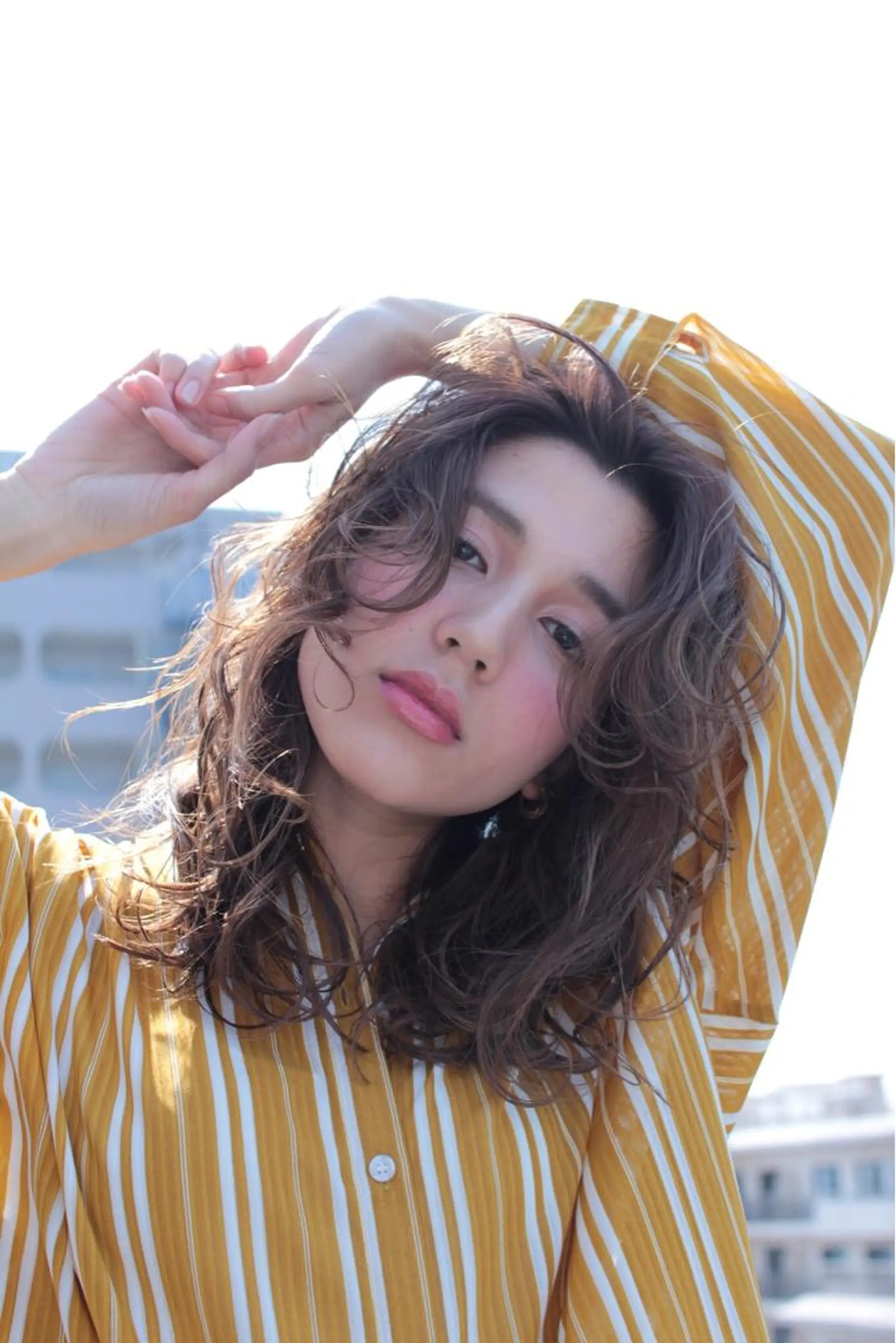 セミロング カラー パーマ 岩出 俊のヘアスタイル