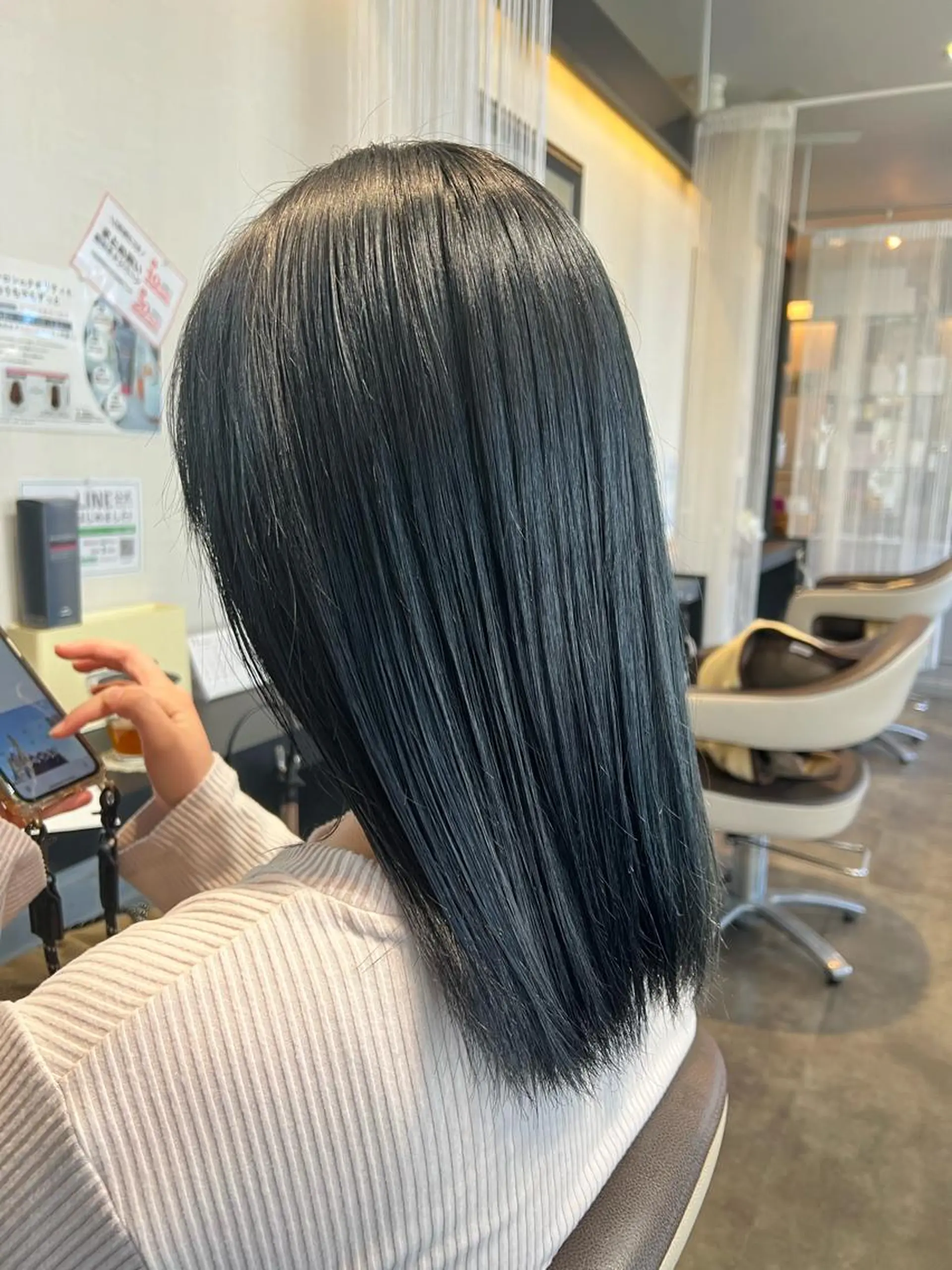 セミロング カラー 川村 綾のヘアスタイル