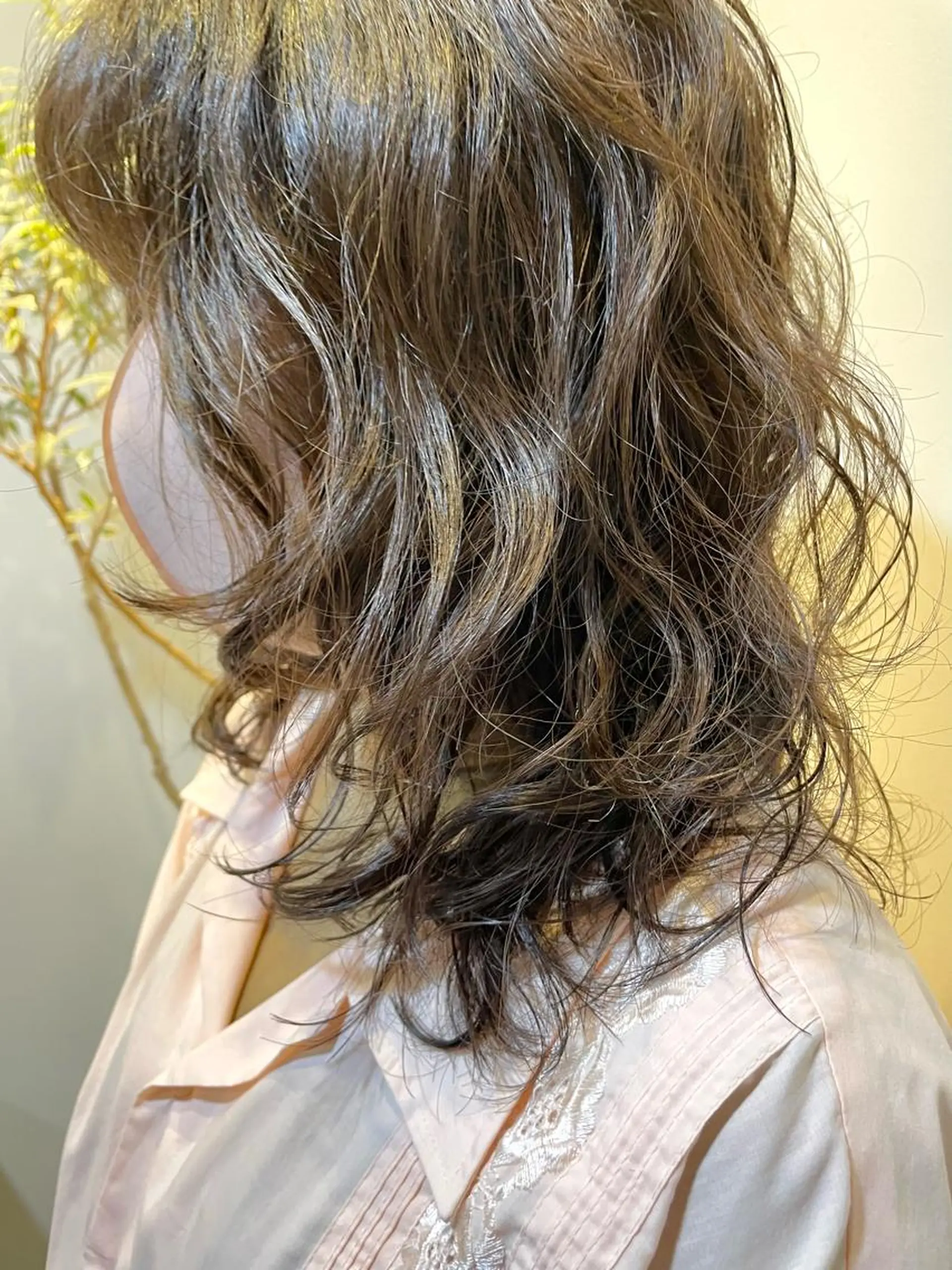 ミディアム パーマ カット パーマ トリートメント レイヤー／似合わせ TAKUYAのヘアスタイル