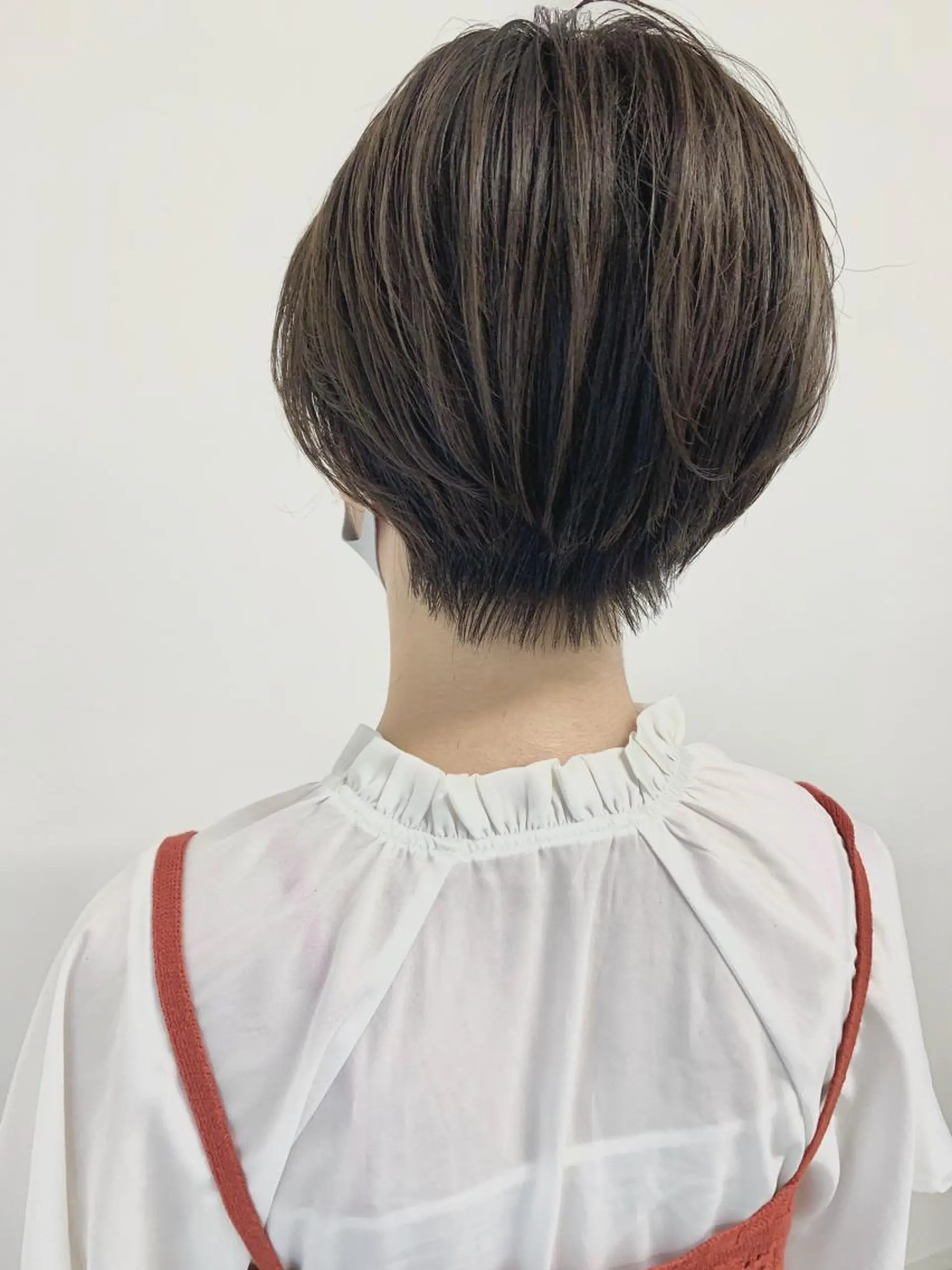 ショート カラー 肌に馴染む暗髪 梅田・増田のヘアスタイル