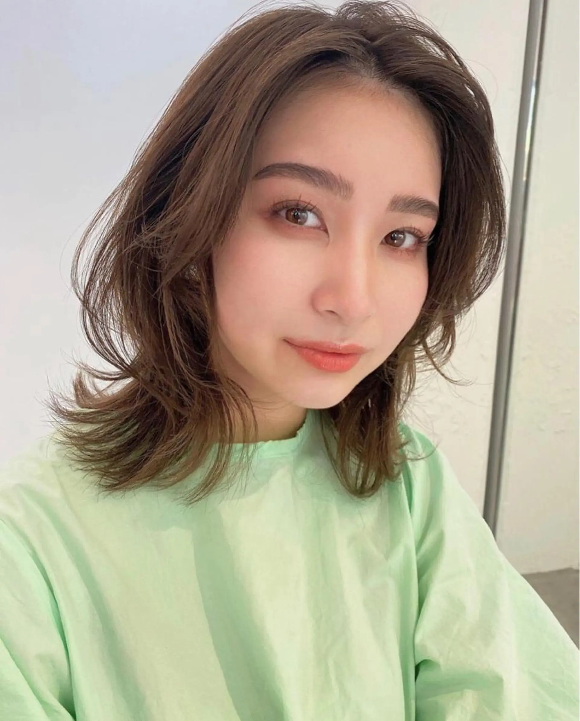 ミディアム カラー ツキノキ ミナのヘアスタイル