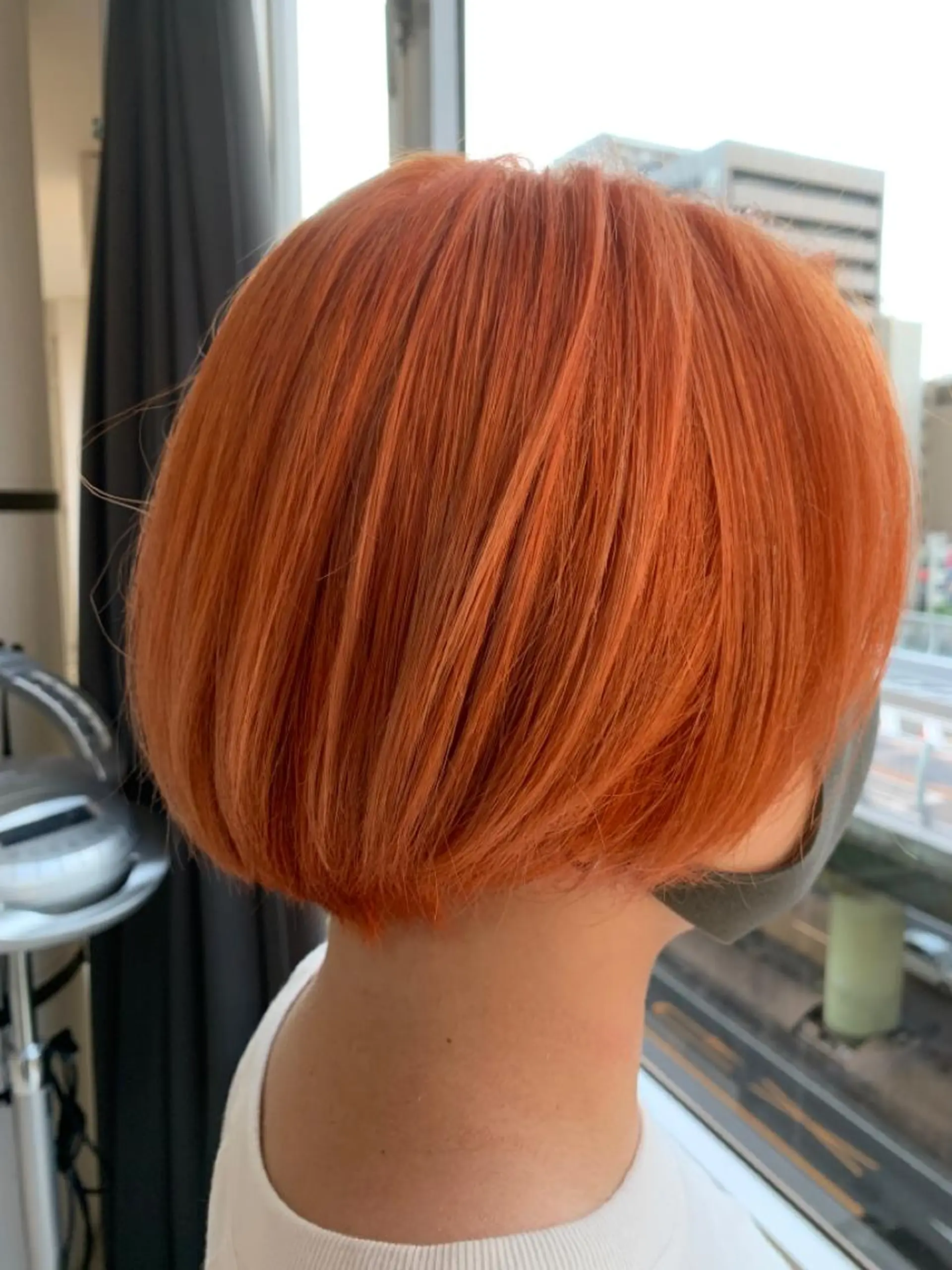 ショート カラー オレンジ ヘアカラー トリートメント LUXBE LUCEのヘアスタイル