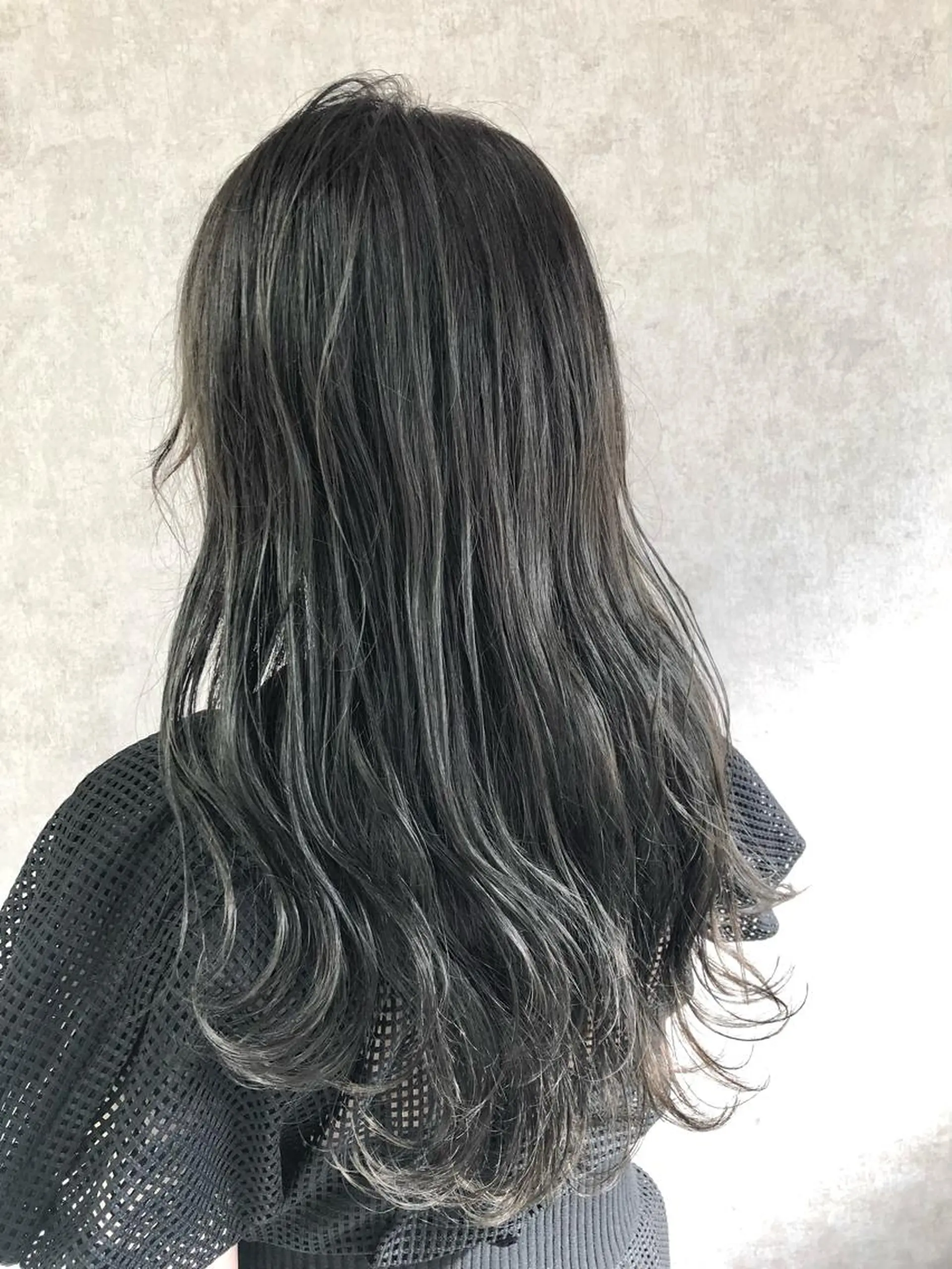 ロング カラー グレージュ ハイライトカラー カーキグレージュ ハイライト ショート、韓国メンズ ヘアのかつらぎのヘアスタイル