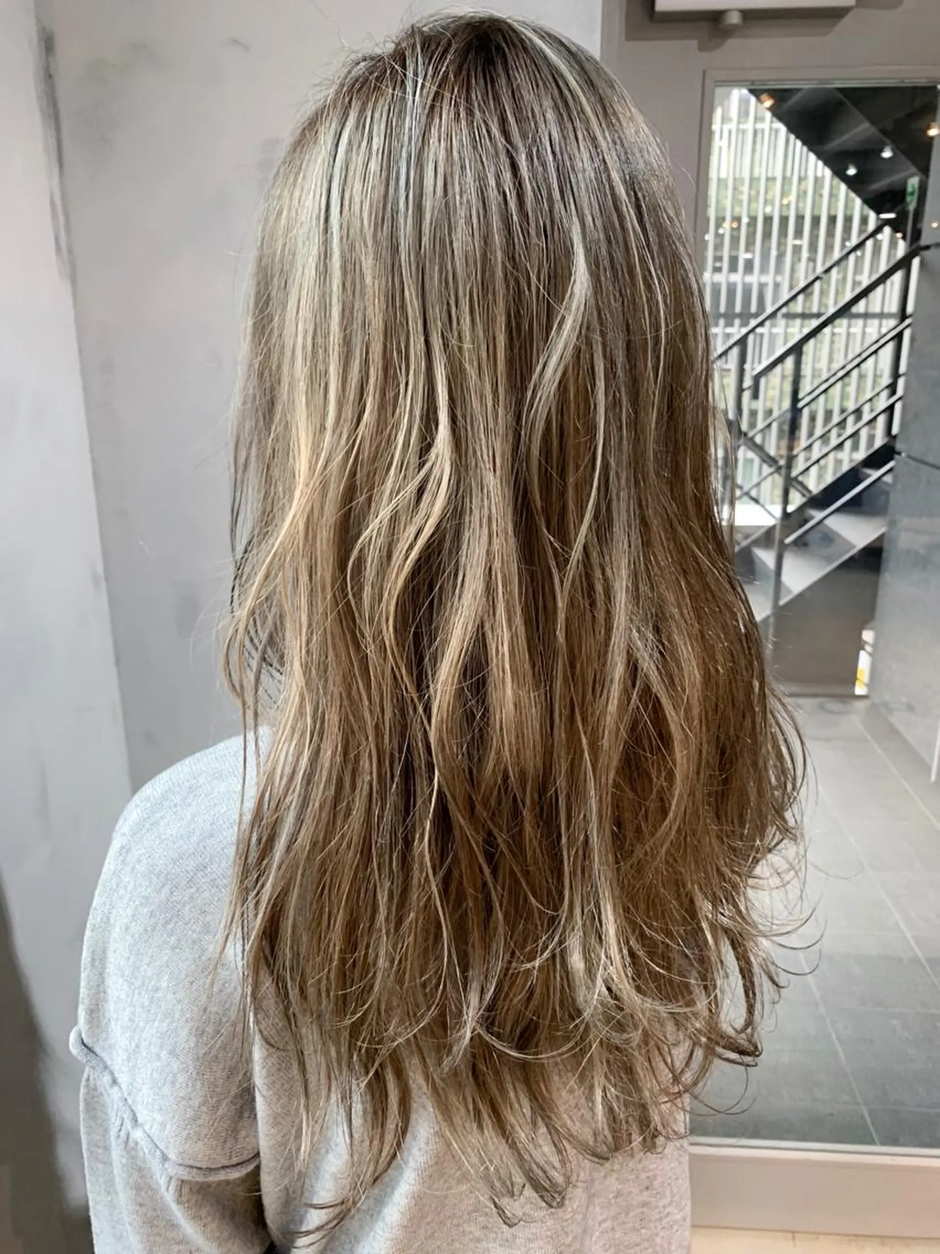 ロング カラー ハイライトカラー ハイライト カット ヘアカラー トリートメント レイヤー/髪質改善/ ブリーチ/コタケのヘアスタイル