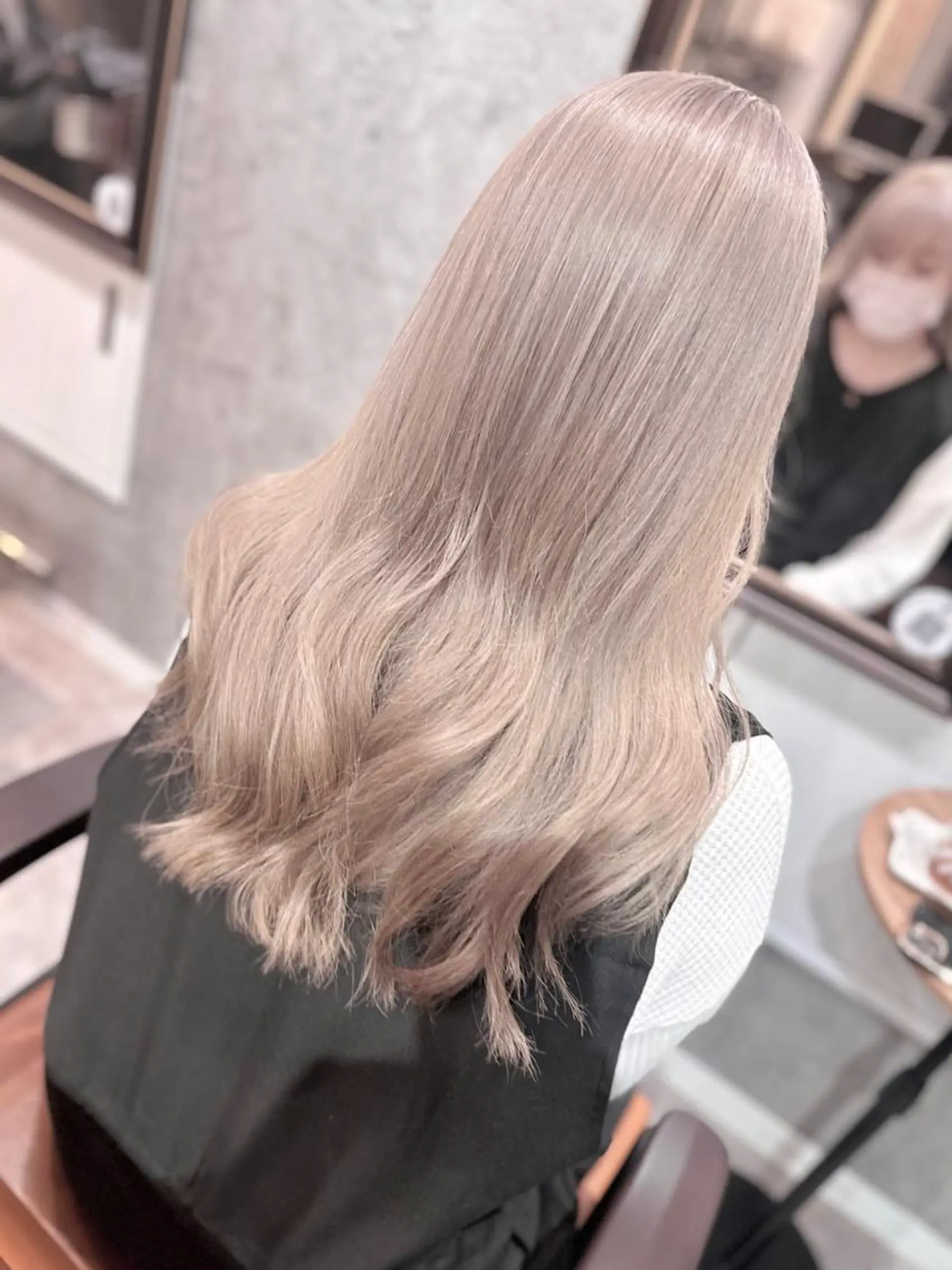 ロング 🔷ブリーチバレイヤ ージュ🔷飯野達也のヘアスタイル