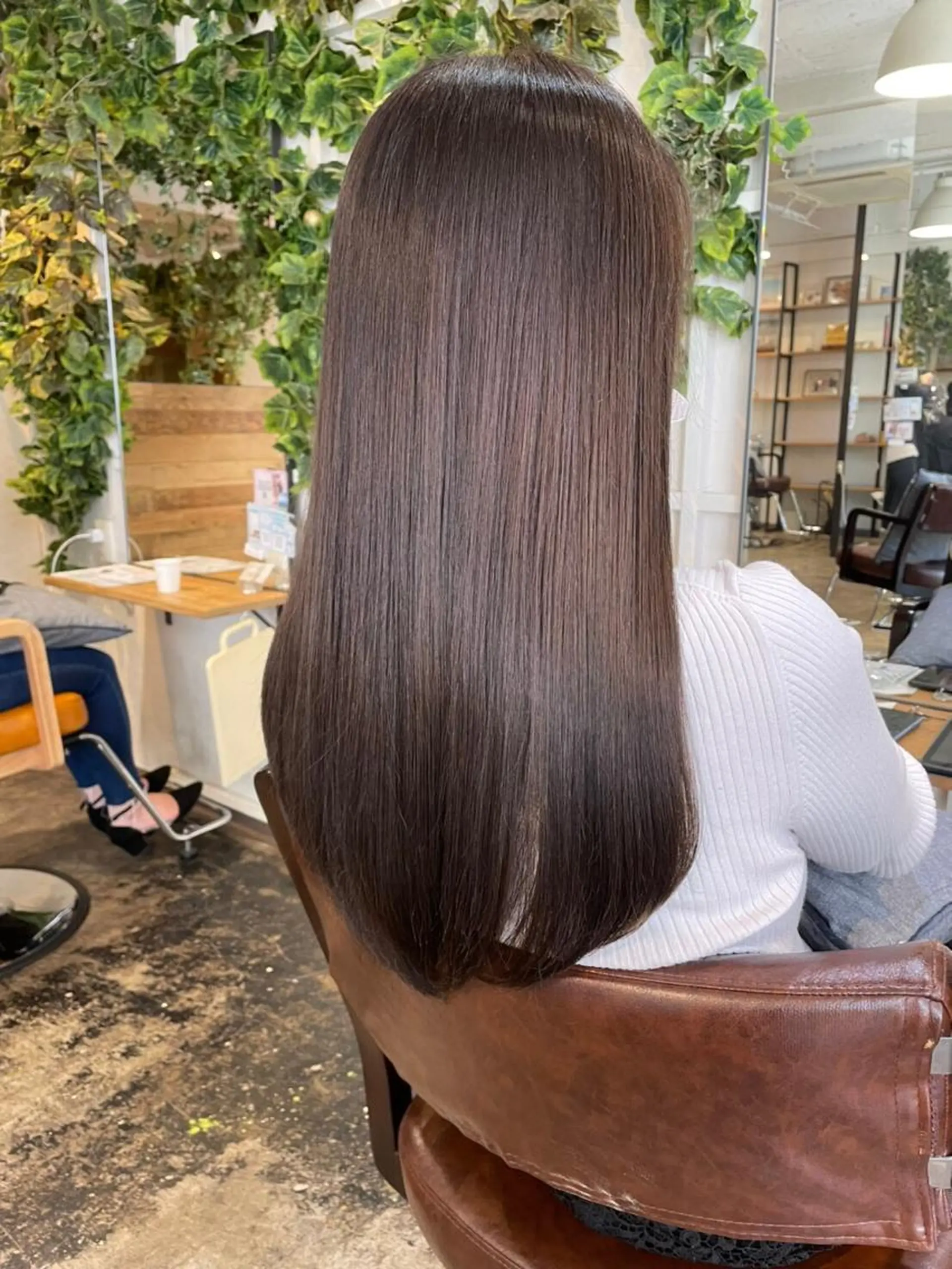 ロング カラー 韓国風ヘア ロング 縮毛矯正 トリートメント 酸熱トリートメント newi saLyu ネウィ サリューのヘアスタイル