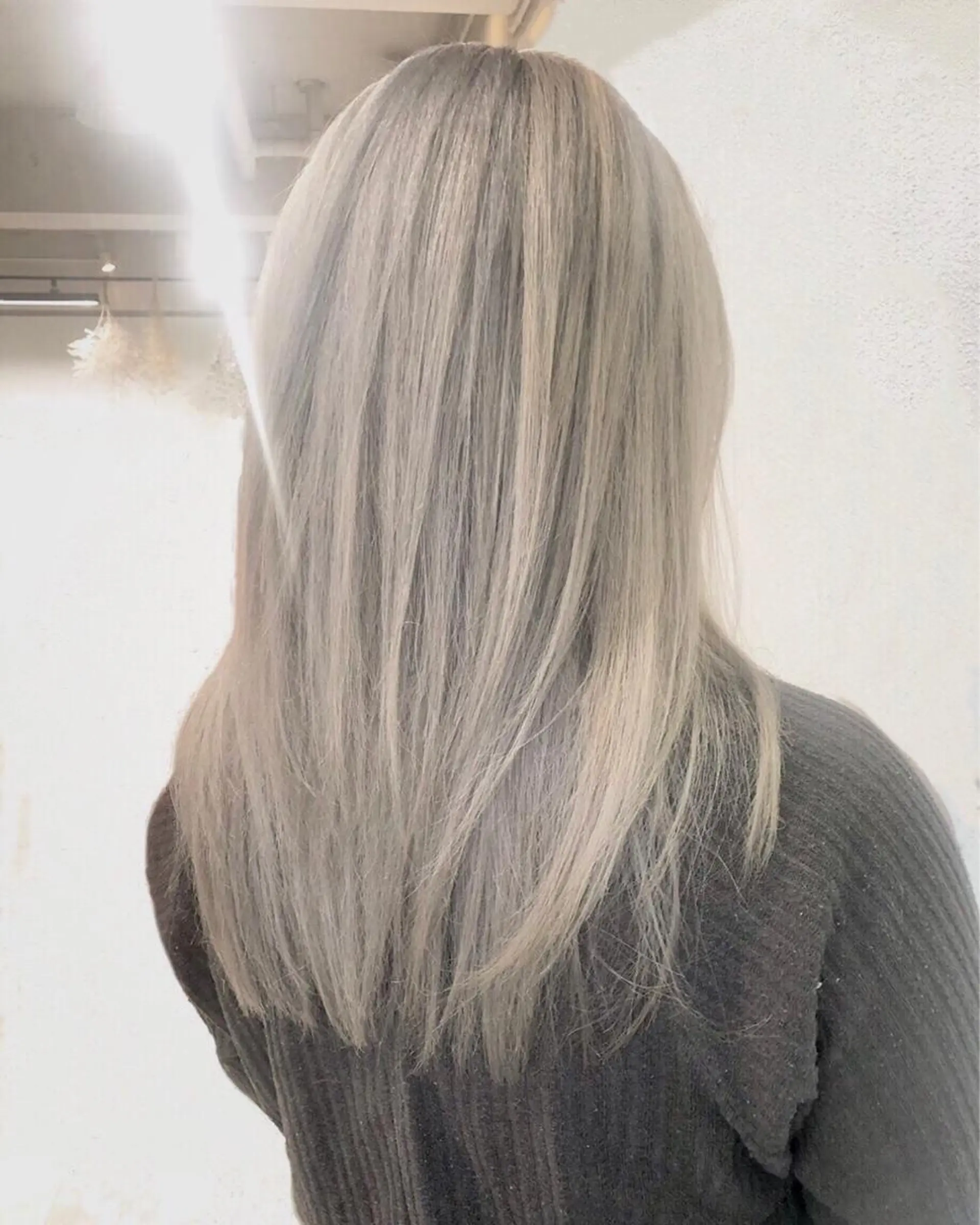 セミロング カラー ヘアアレンジ アッシュ ブロンド ヘアカラー トリートメント GiseL天神カラー 髪質改善/ブリーチのヘアスタイル