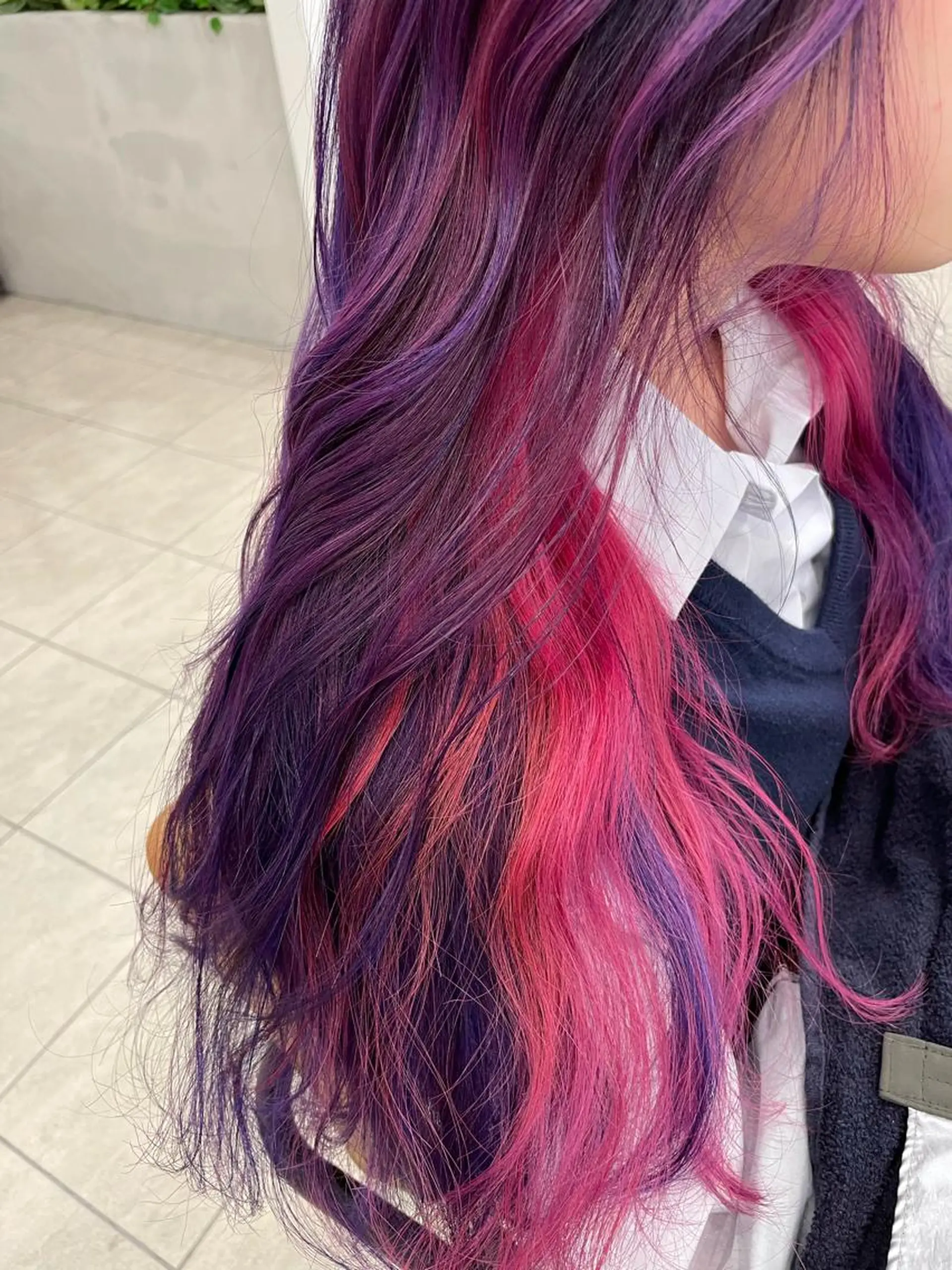 カラー ○HITOMI ○のヘアスタイル