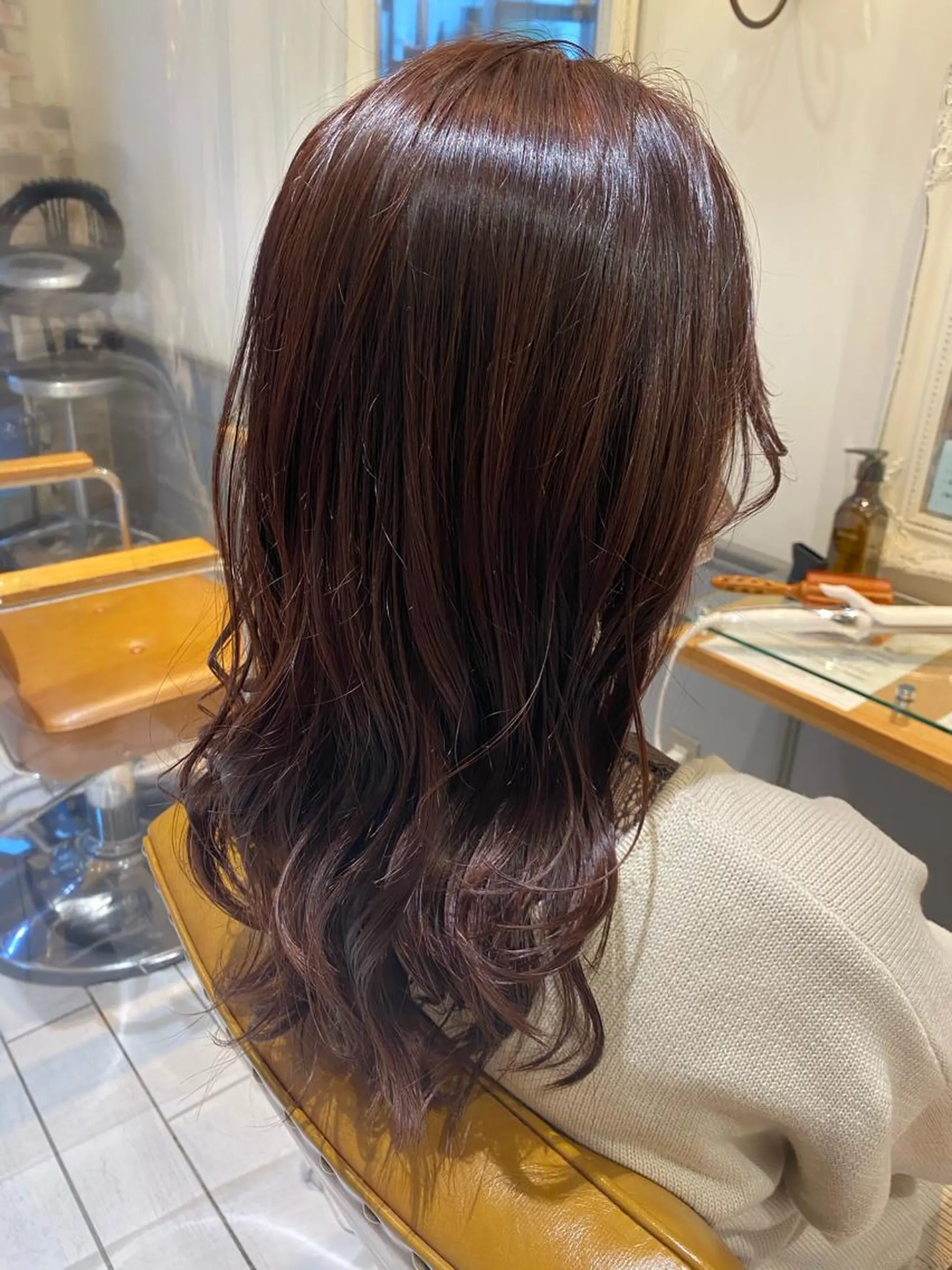 セミロング カラー ブラウンカラー レッドカラー レッドブラウン ✳︎SERA✳︎ 平日のみご案内のマツエク・マツパデザイン