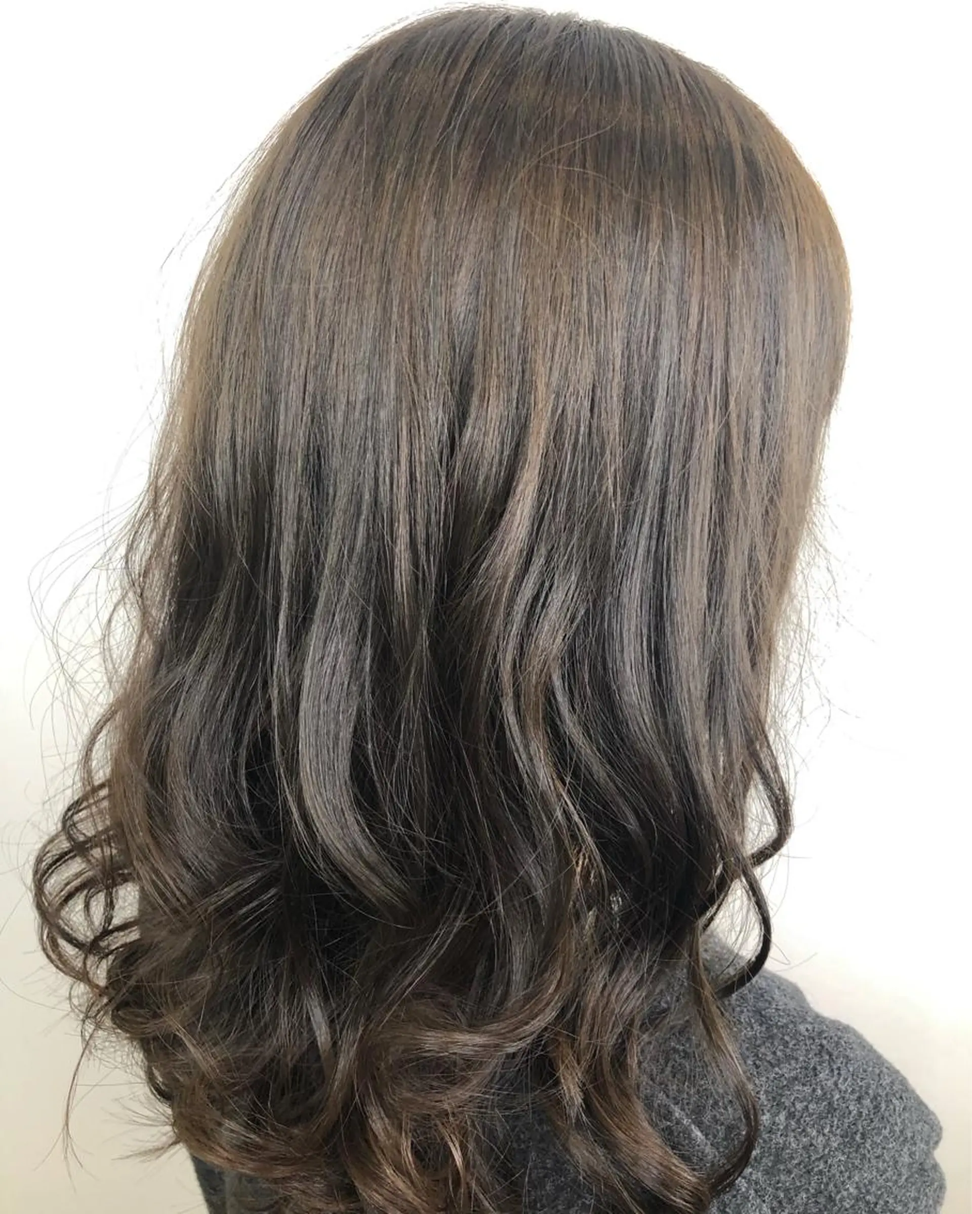 セミロング カラー 松平 拓巳のヘアスタイル