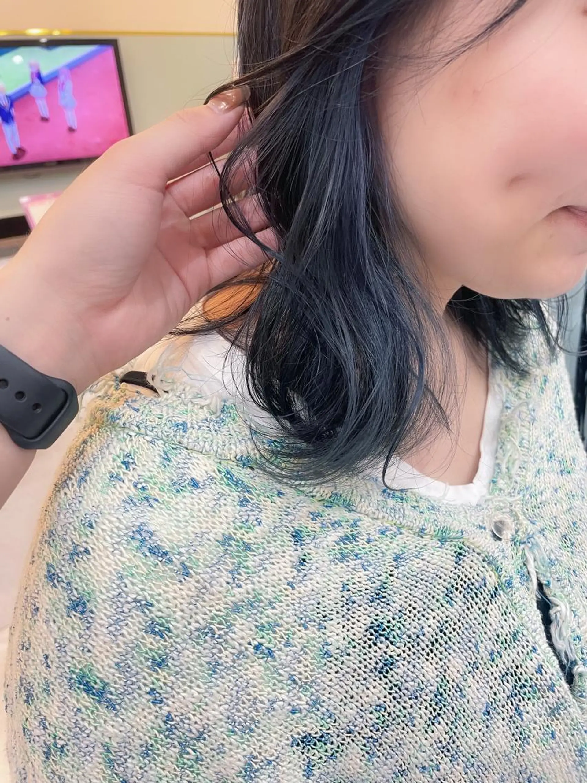 ミディアム 切りっぱなしボブ ボブ 顔まわりレイヤー レイヤーカット ワイドバング ヘアカラー トリートメント カラー得意【梅田】 瀧本友梨乃のヘアスタイル