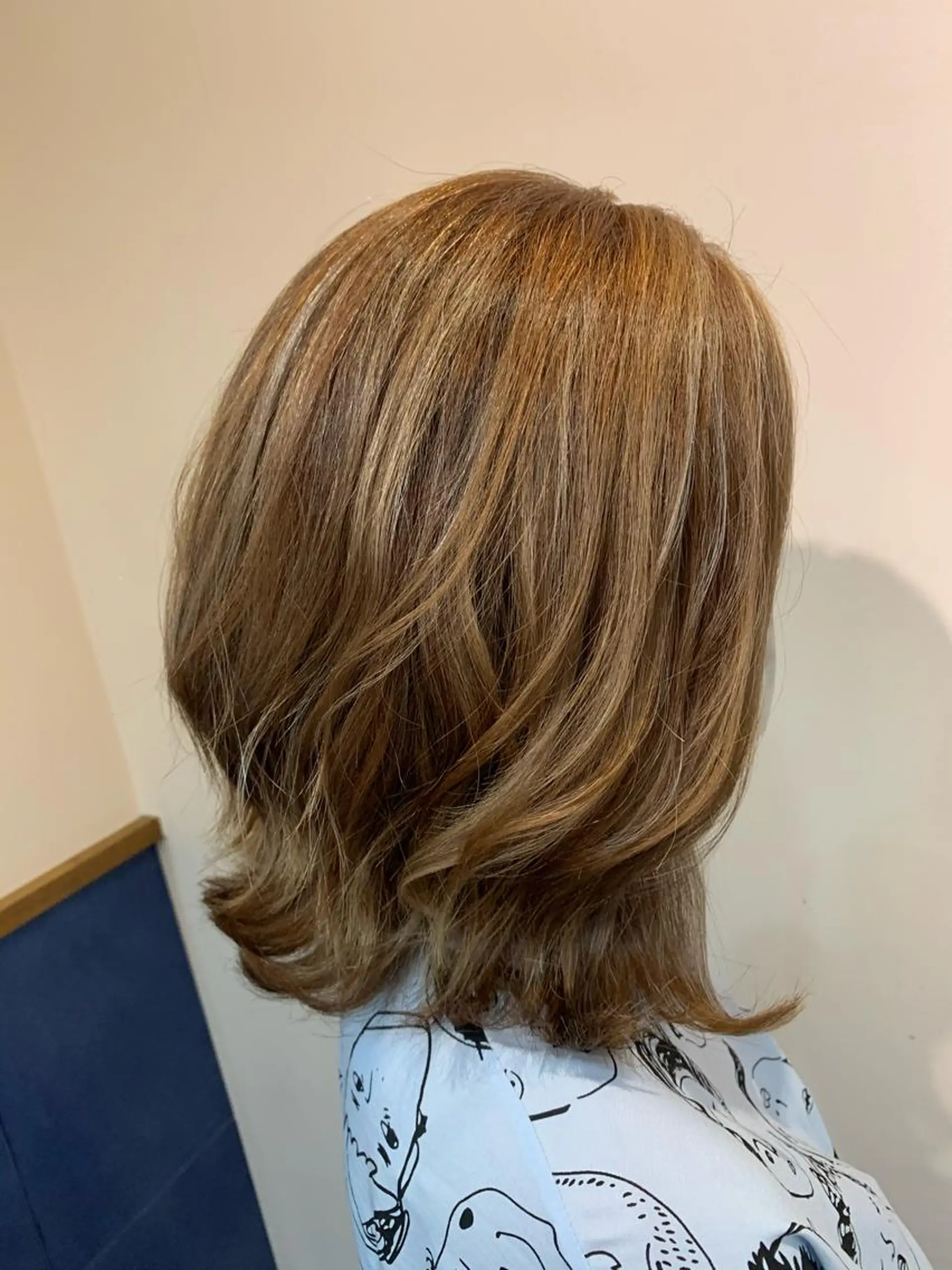 ミディアム カラー ブリーチ ハイライトカラー ハイライト カット ヘアカラー トリートメント LINK yumiのヘアスタイル