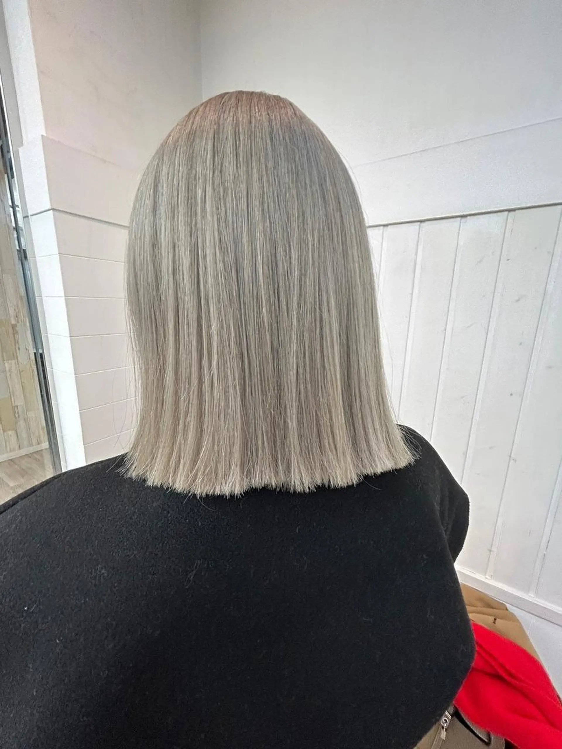 セミロング カラー パーマ ヘアアレンジ アディクシーカラー アッシュ バレイヤージュ ベージュカラー ブリーチ newi grande 横浜店のヘアスタイル