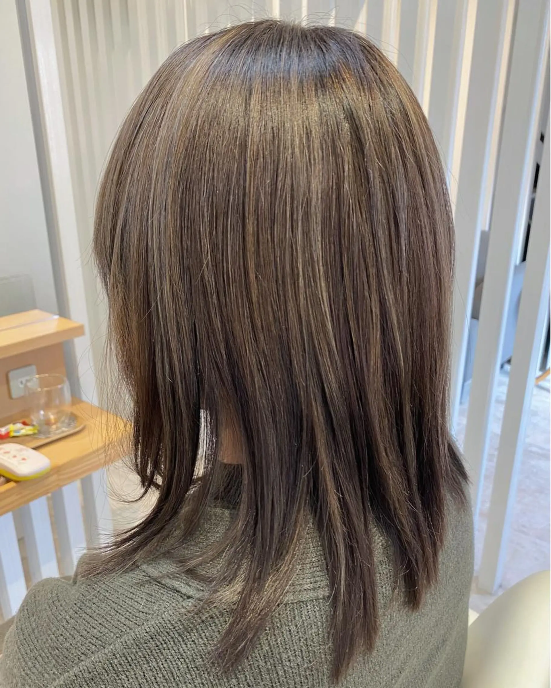 ミディアム カラー ミディアムパーマ バレイヤージュ イヤリングカラー グラデーションカラー ハイライトカラー ブリーチなしWカラー /酸性ストレート河本のヘアスタイル