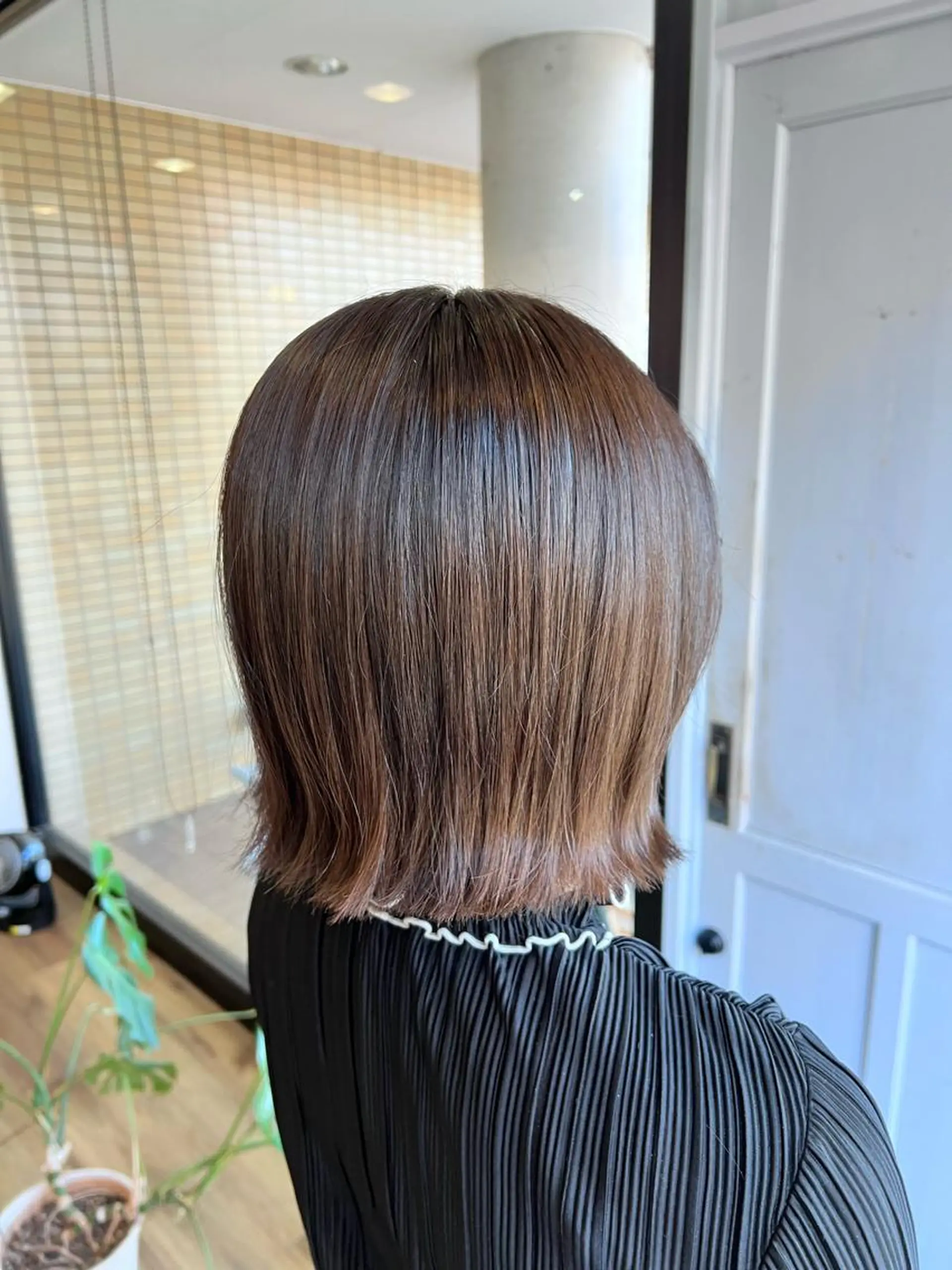 ミディアム カラー グレージュ ヘアカラー トリートメント ツキダテ ユイのヘアスタイル