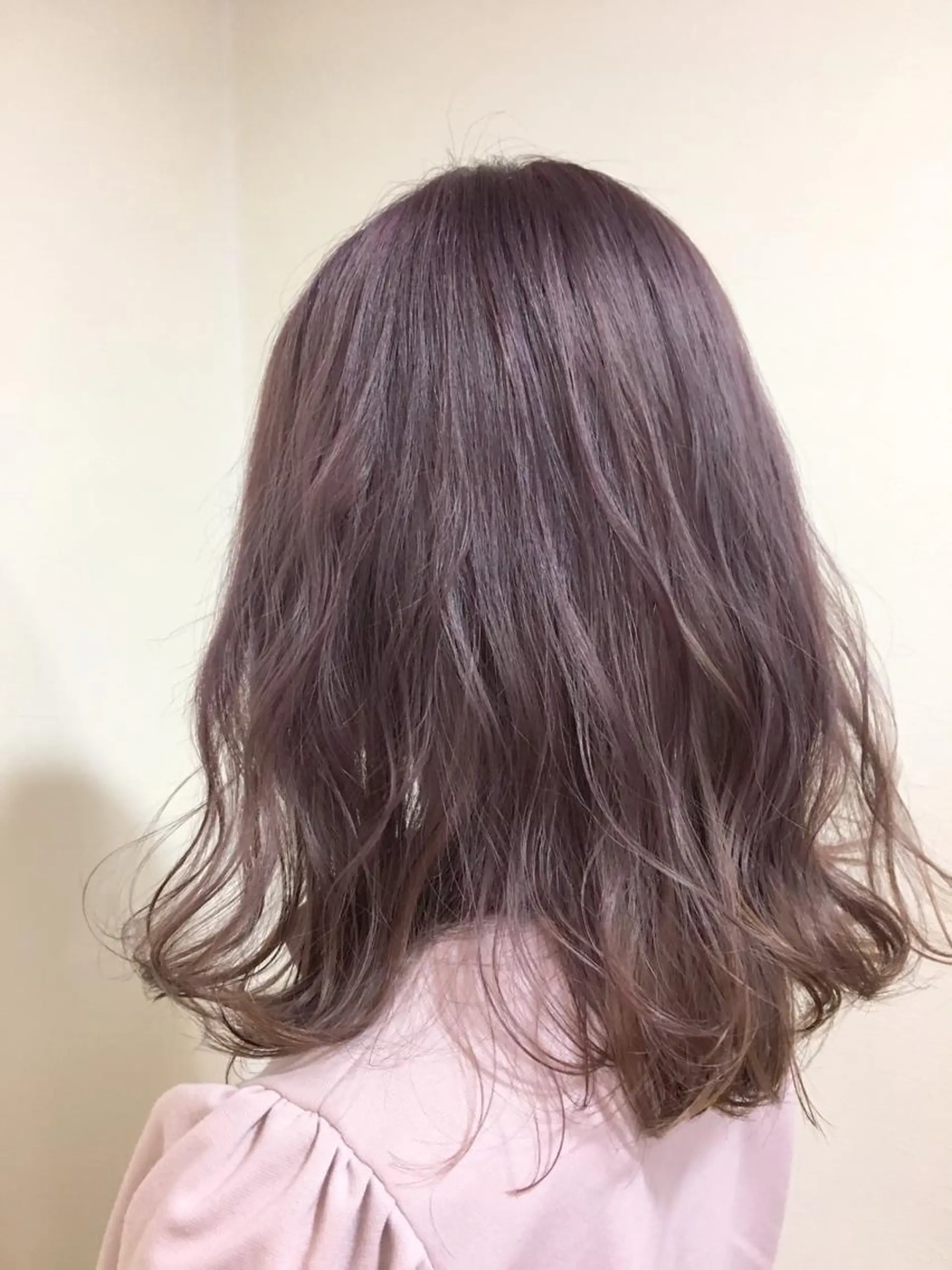 カラー 工藤 綾華のヘアスタイル