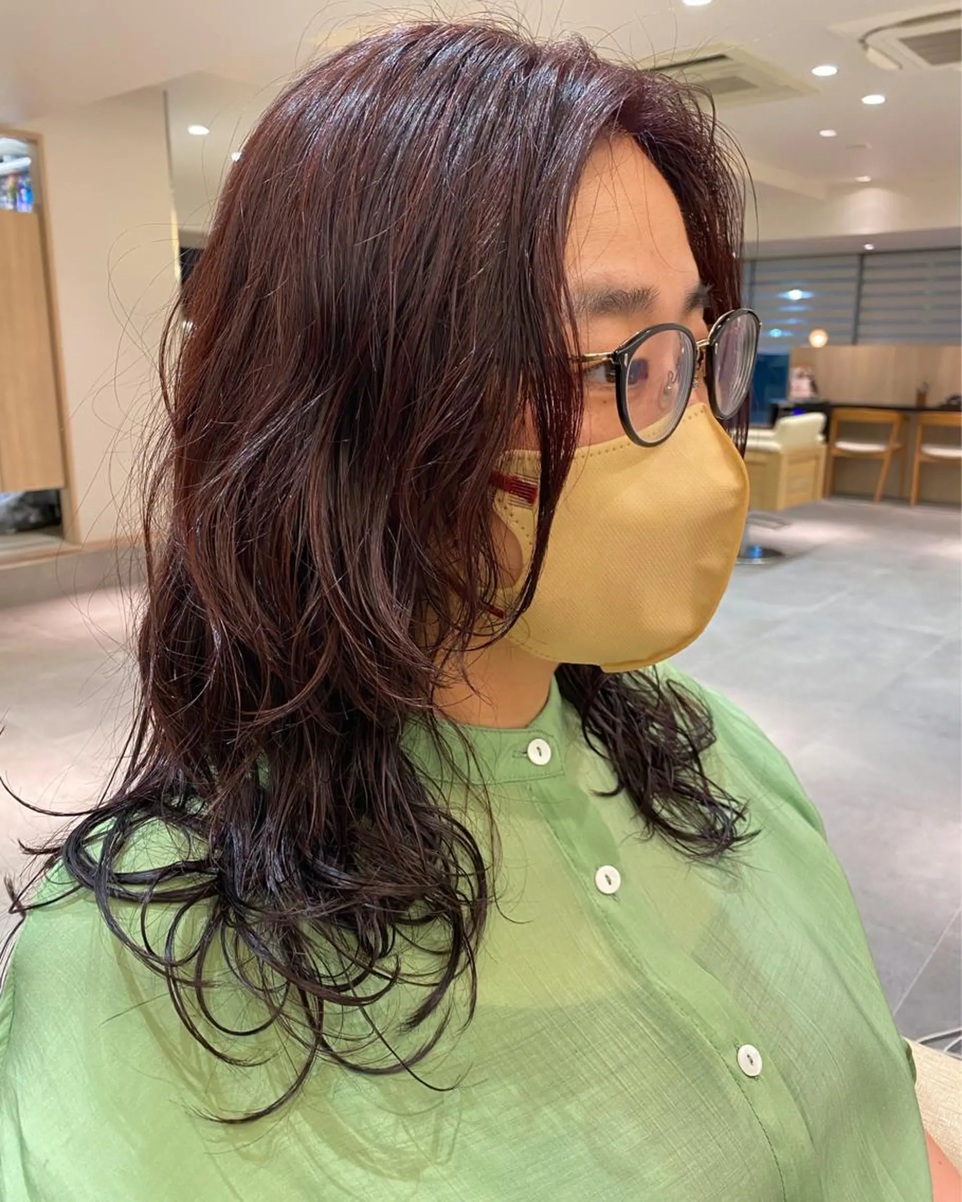 ロング レッドブラウン ヒラカホ/ ブリーチ/似合わせのヘアスタイル