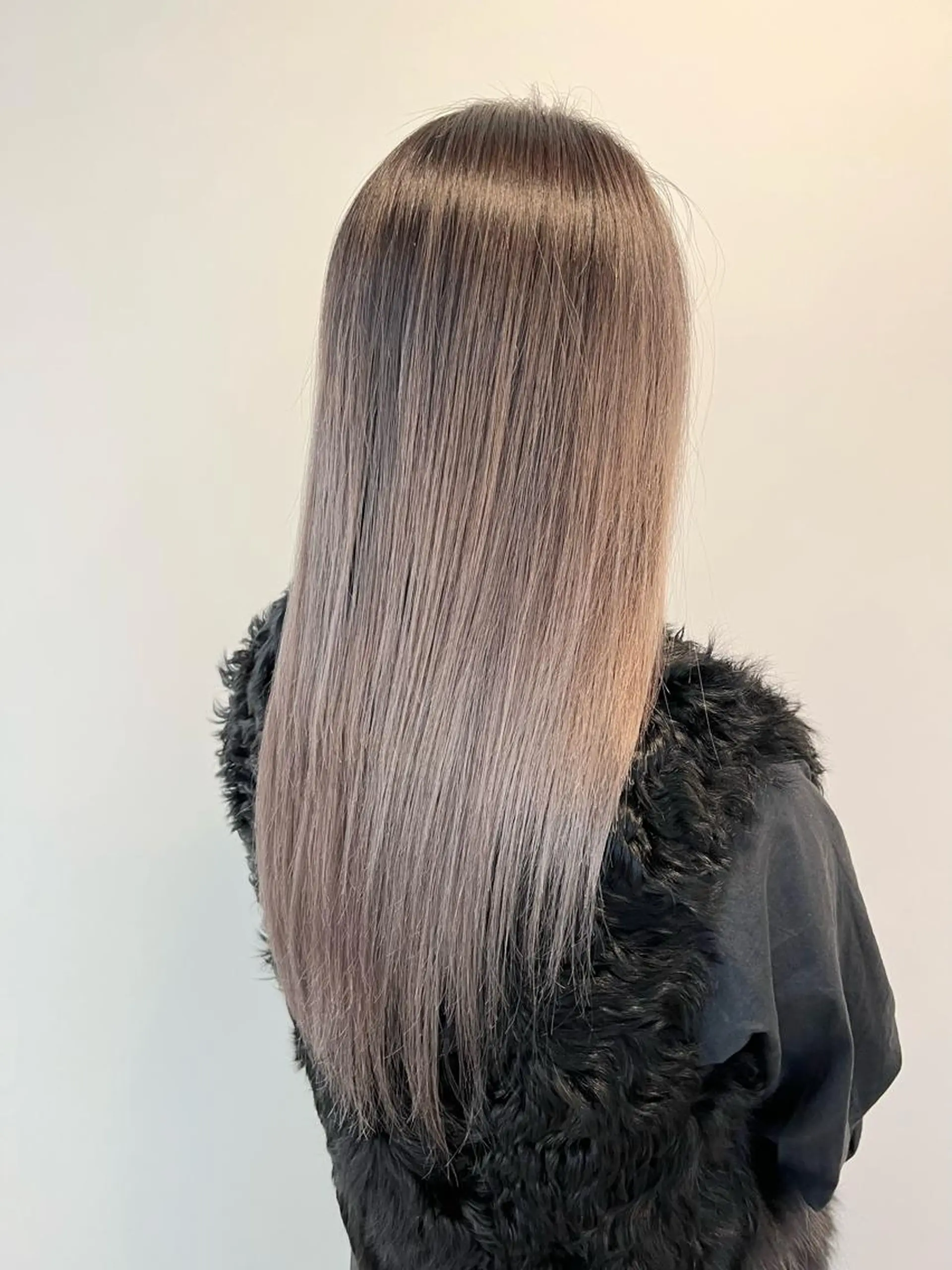 ロング カラー グレージュ ピンクカラー ヘアカラー トリートメント ヘッドスパ Akua【代表】 Kazumaのヘアスタイル