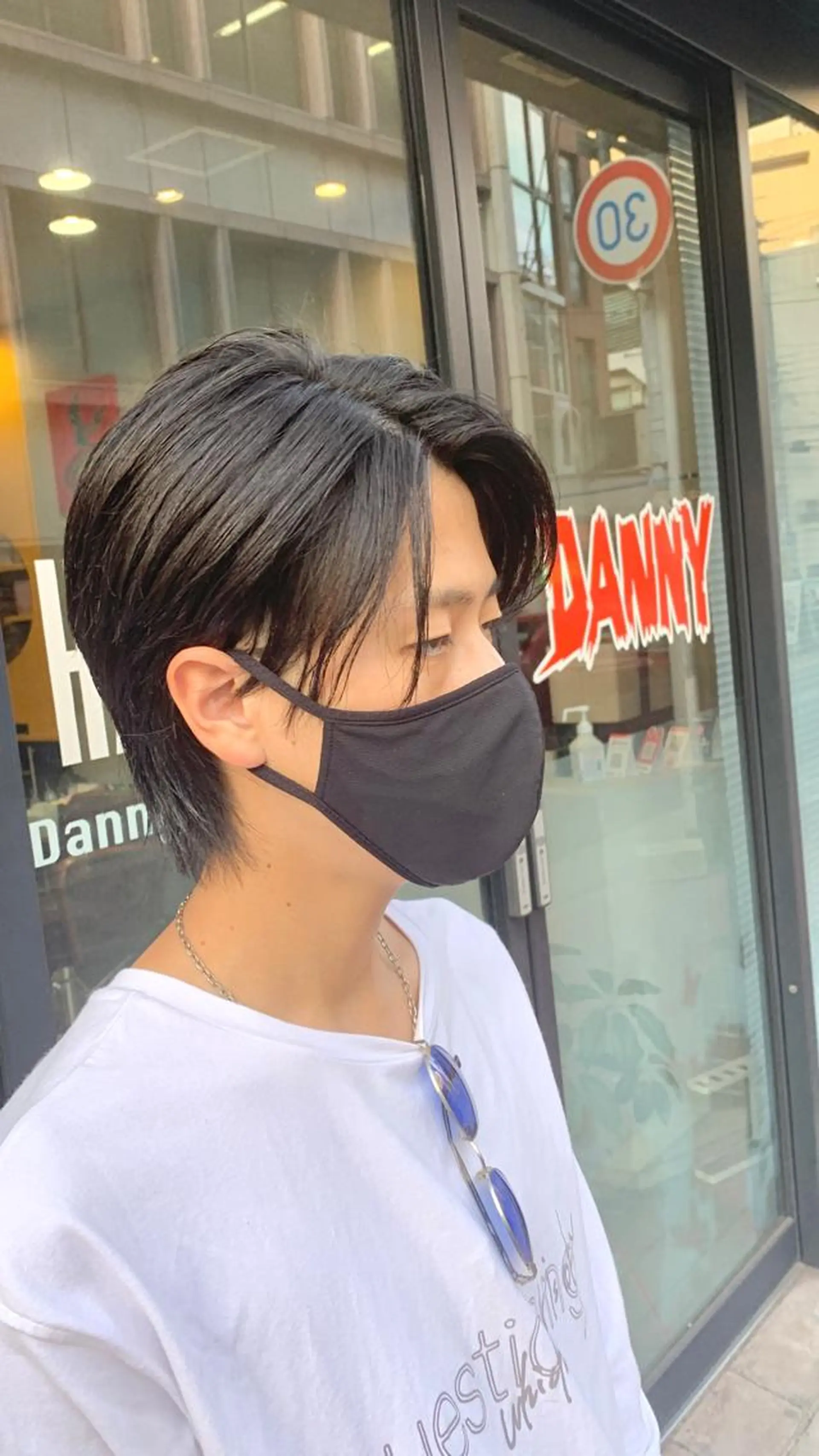 ショート メンズ センターパート メンズウルフカット ウルフカット 【扱いやすいパーマ】 眞鍋拓己のヘアスタイル