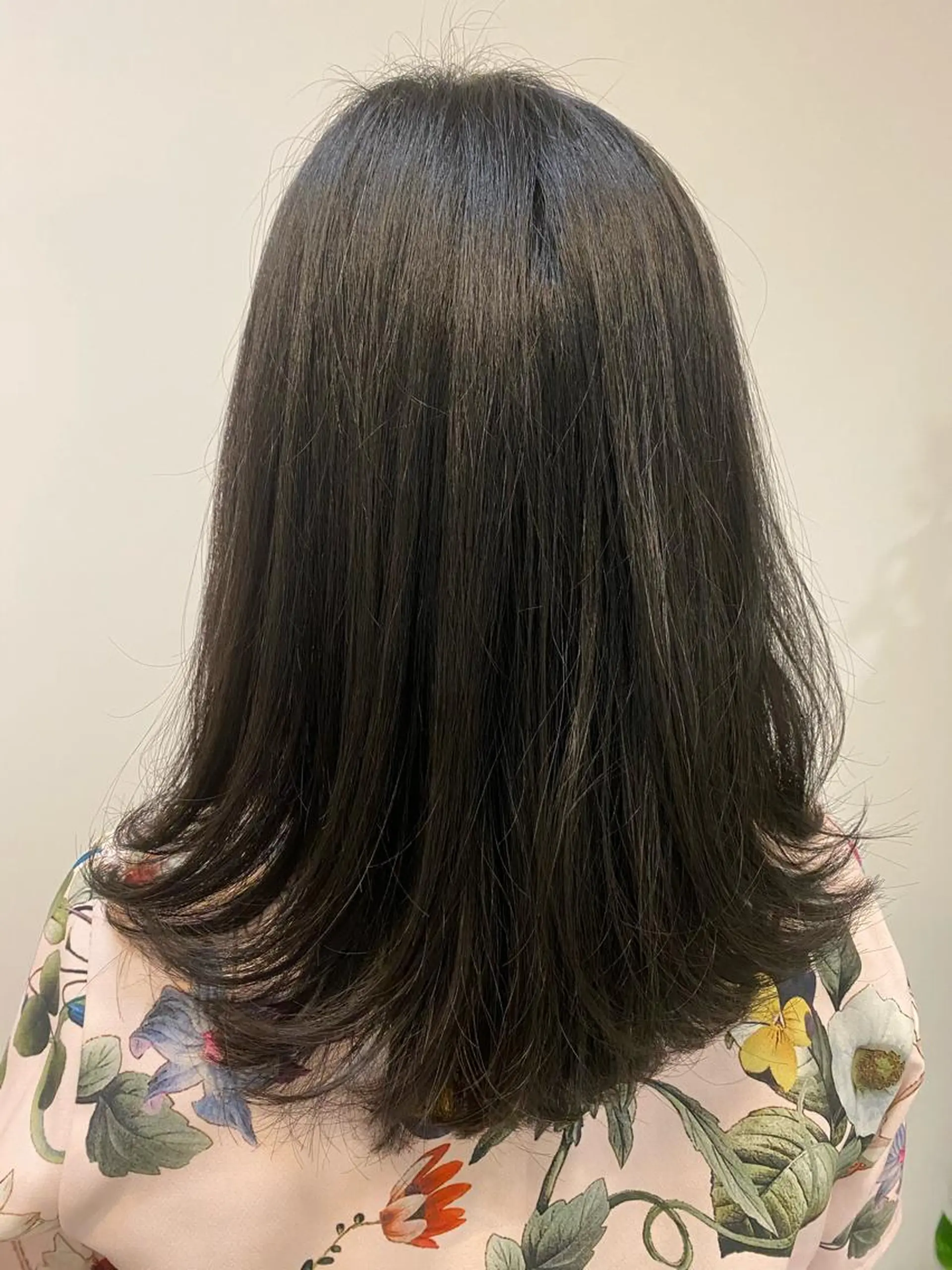 カラー & kuのヘアスタイル