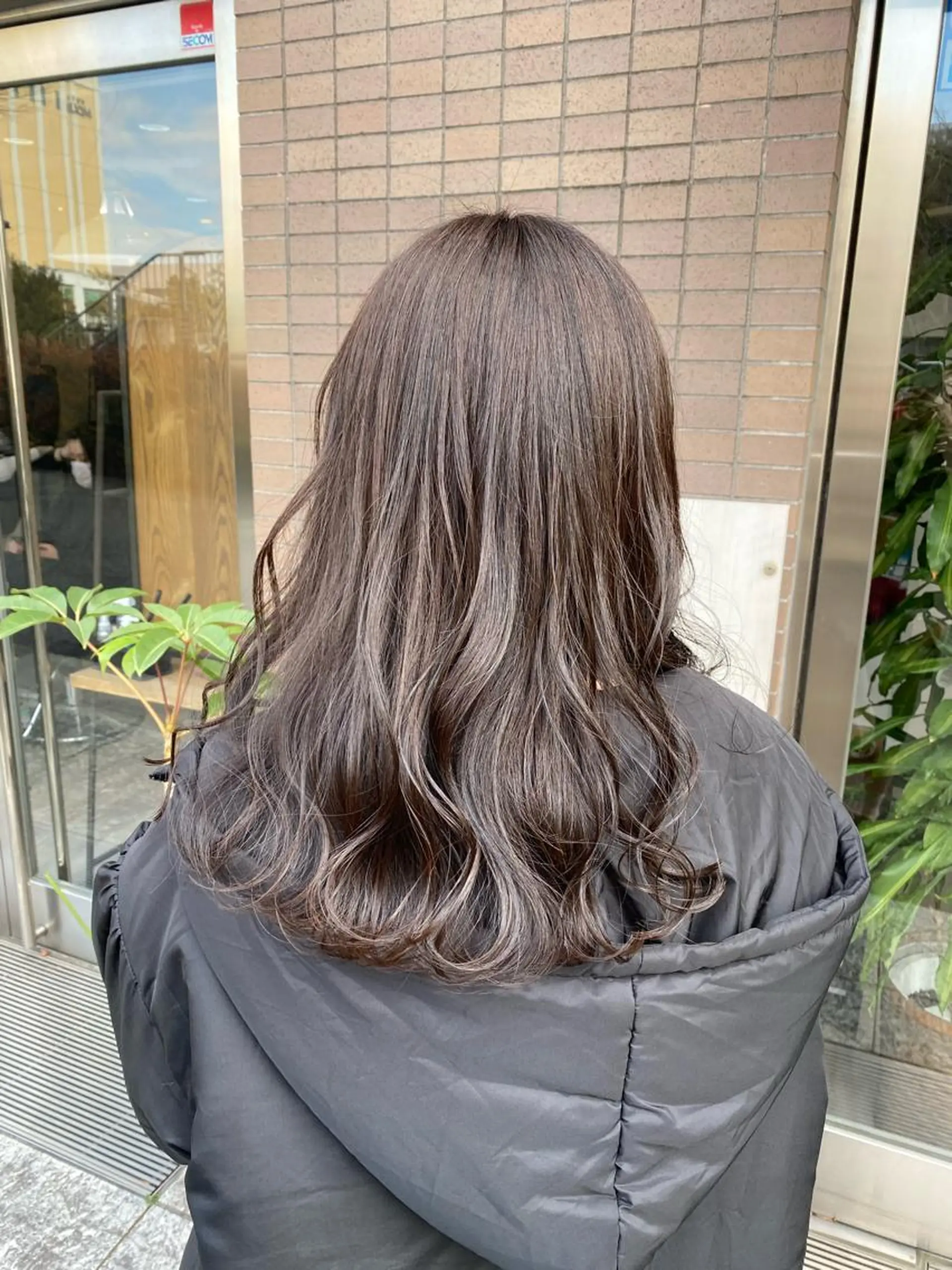 セミロング カット ヘアカラー トリートメント ELEN 新百合ヶ丘のヘアスタイル