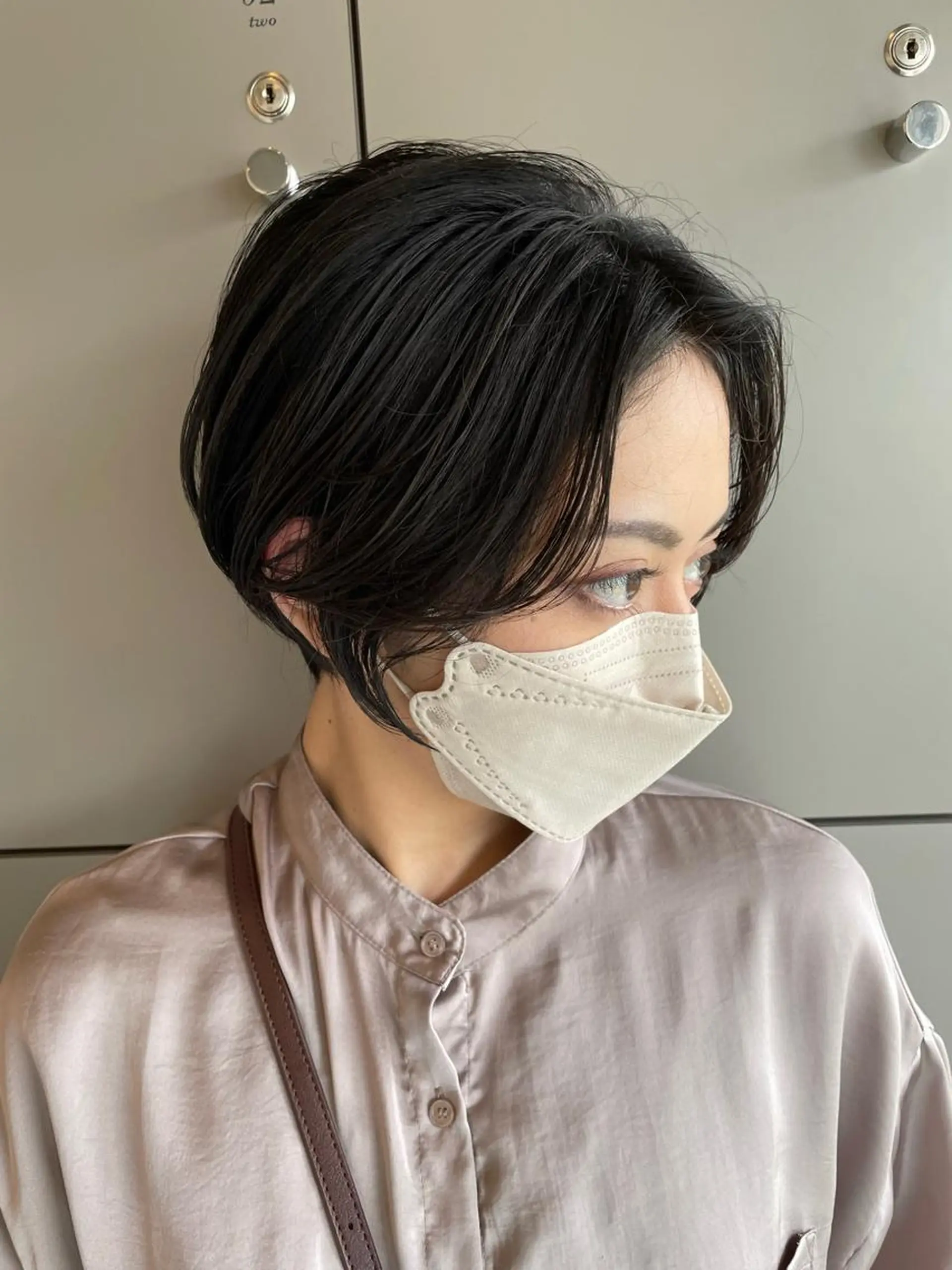 ショート 切りっぱなしボブ ショートボブ ハンサムショート 丸みショート アッシュ モテ髪/ボブ/ショー ト/アダチフウトのヘアスタイル